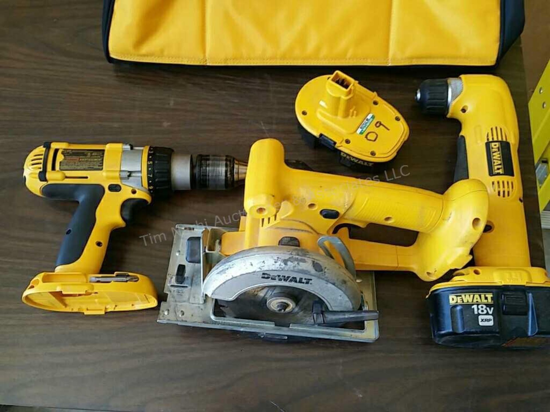 Dewalt 18v 3 pc cordless tool set - Image 2 of 2