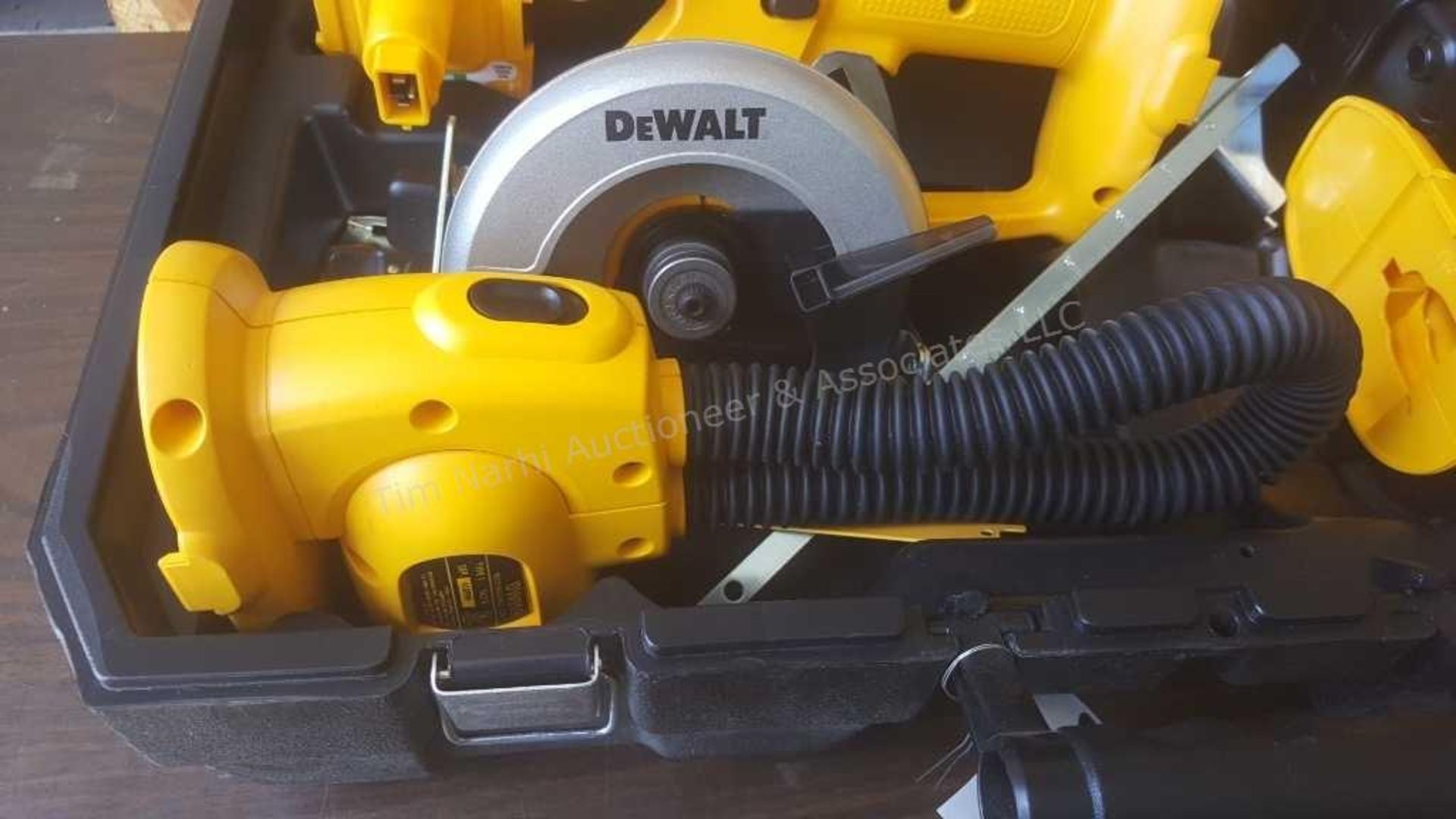 Dewalt 18v cordless tool set - Image 2 of 5