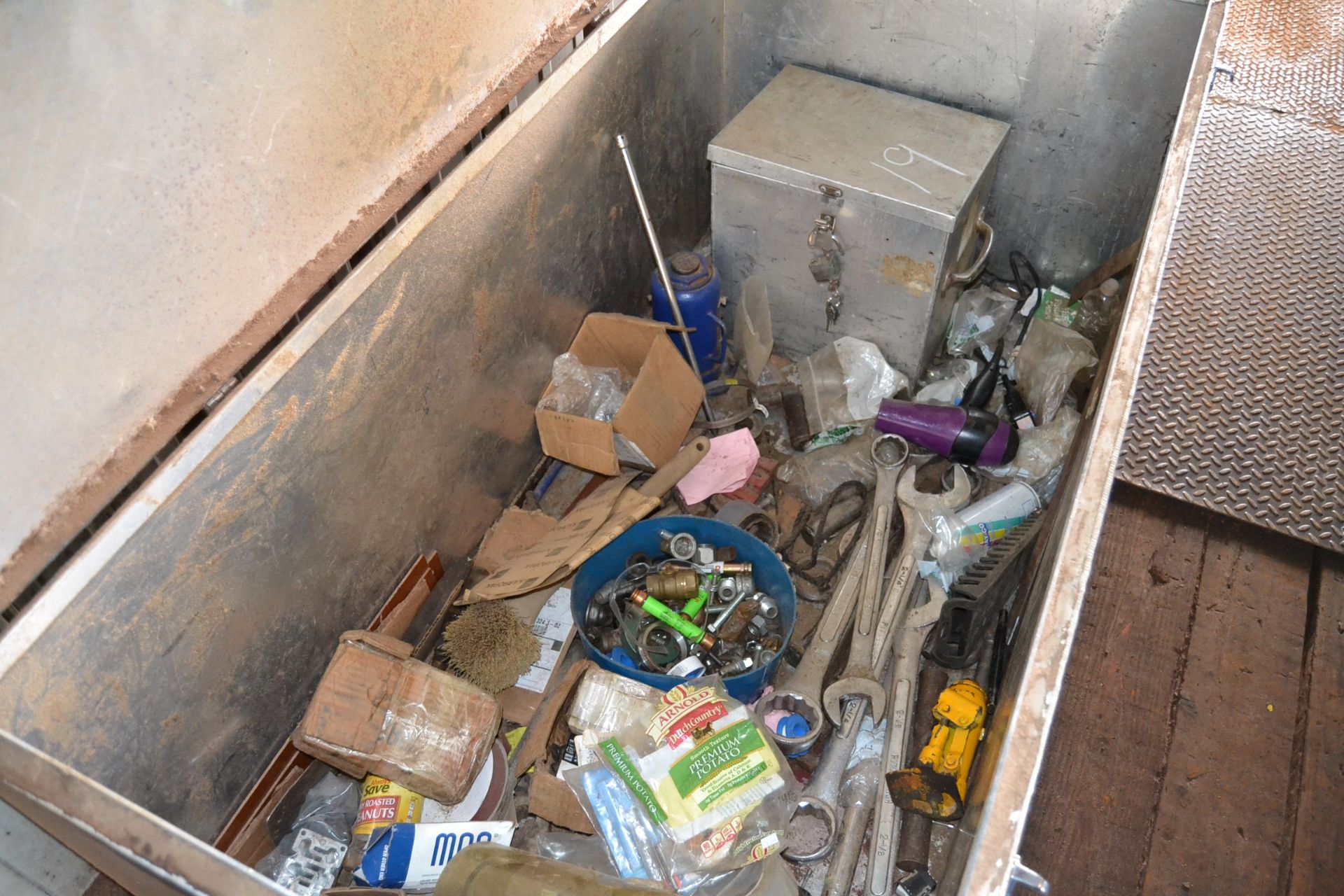 JOB BOX & TOOLS LOCATED IN SAWMILL BUILDING - Image 2 of 2