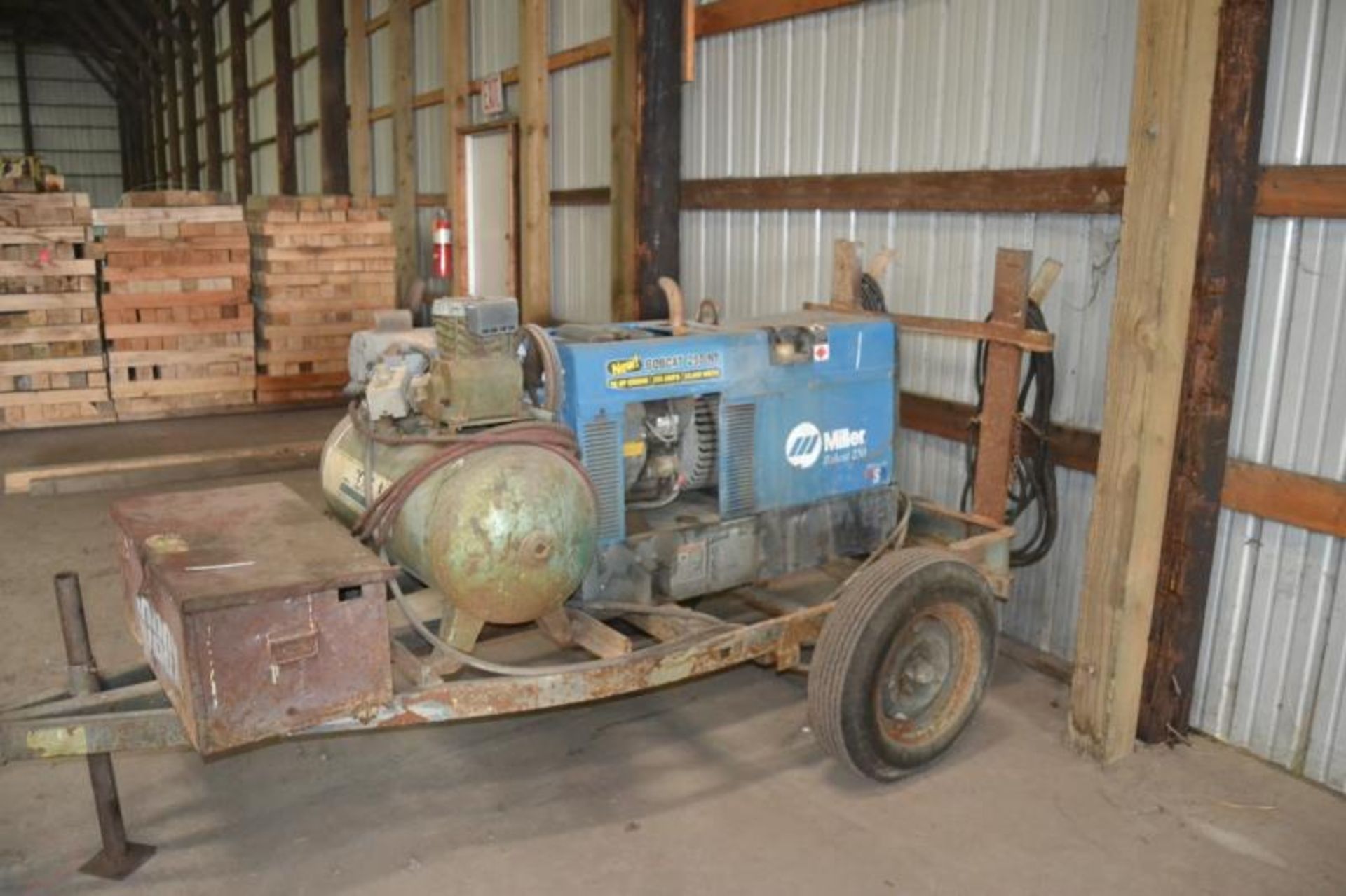 MILLER BOBCAT 250 WELDER W/ONAN GAS ENGINE; W/SPEED AIR ELECTRIC AIR COMPRESSOR; MOUNTED ON SINGLE - Image 2 of 2