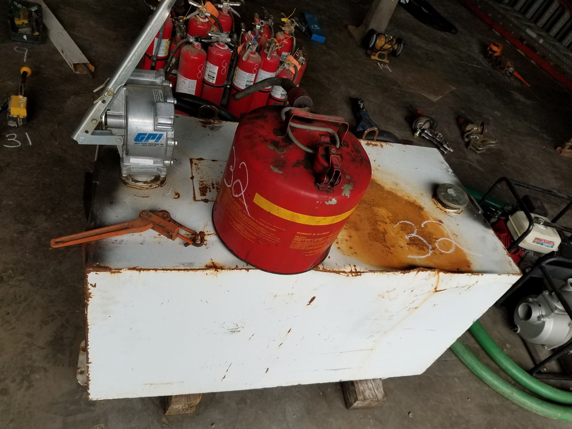 100 GALLON FUEL TANK WITH PUMP