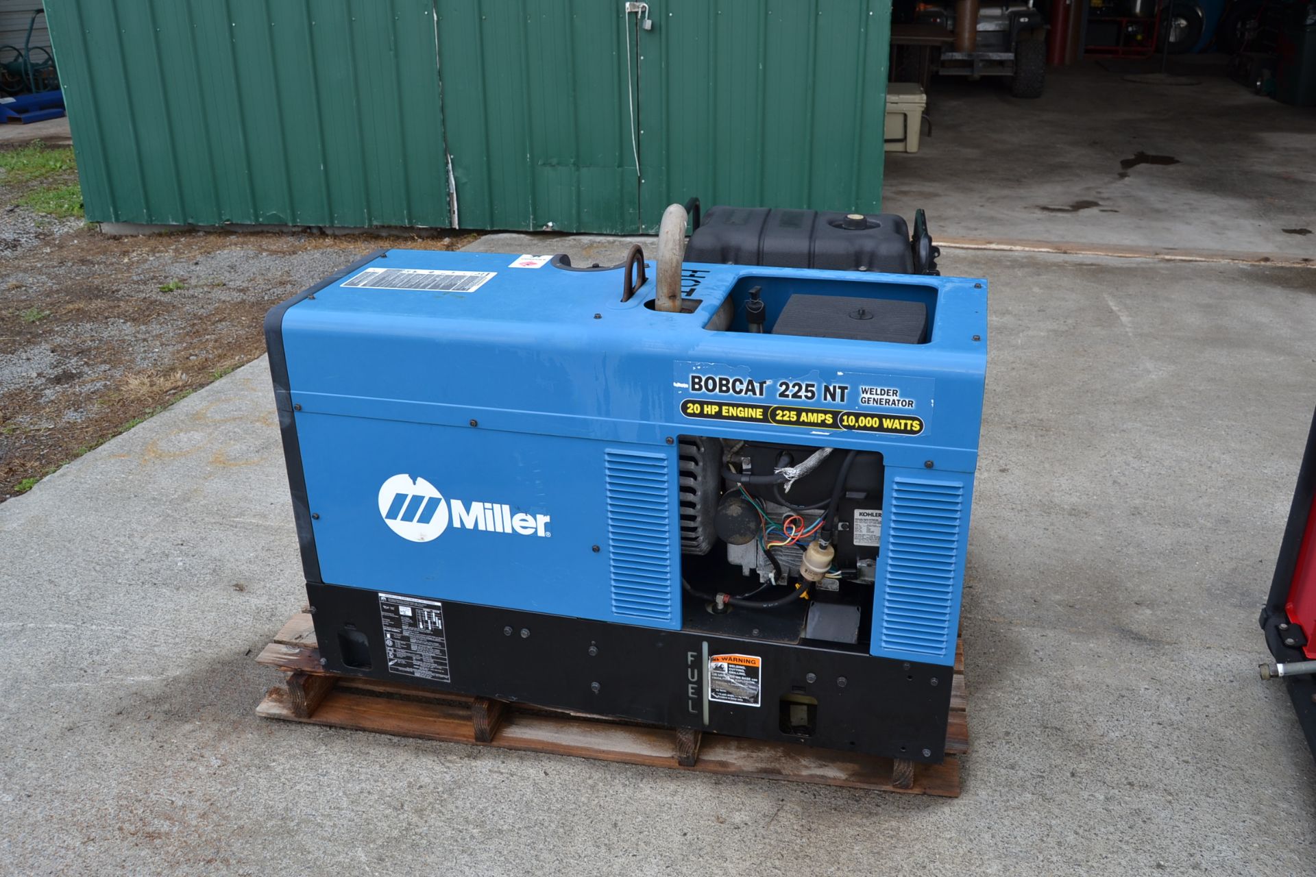 MILLER BOBCAT 225 PORTABLE WELDER