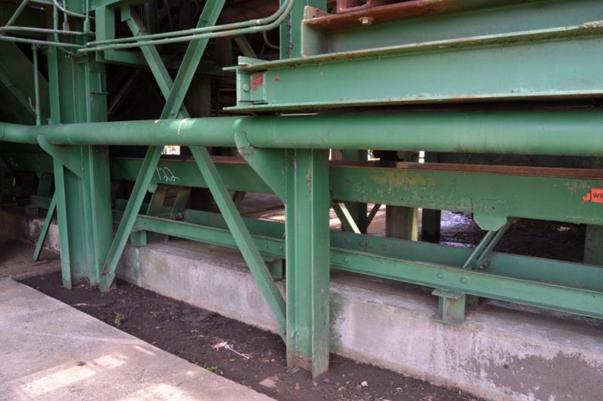 WEBSTER 18"X68' VIBRATING CONVEYOR W/DRIVE; LOCATED UNDER INFEED TO CHIPPING SAW