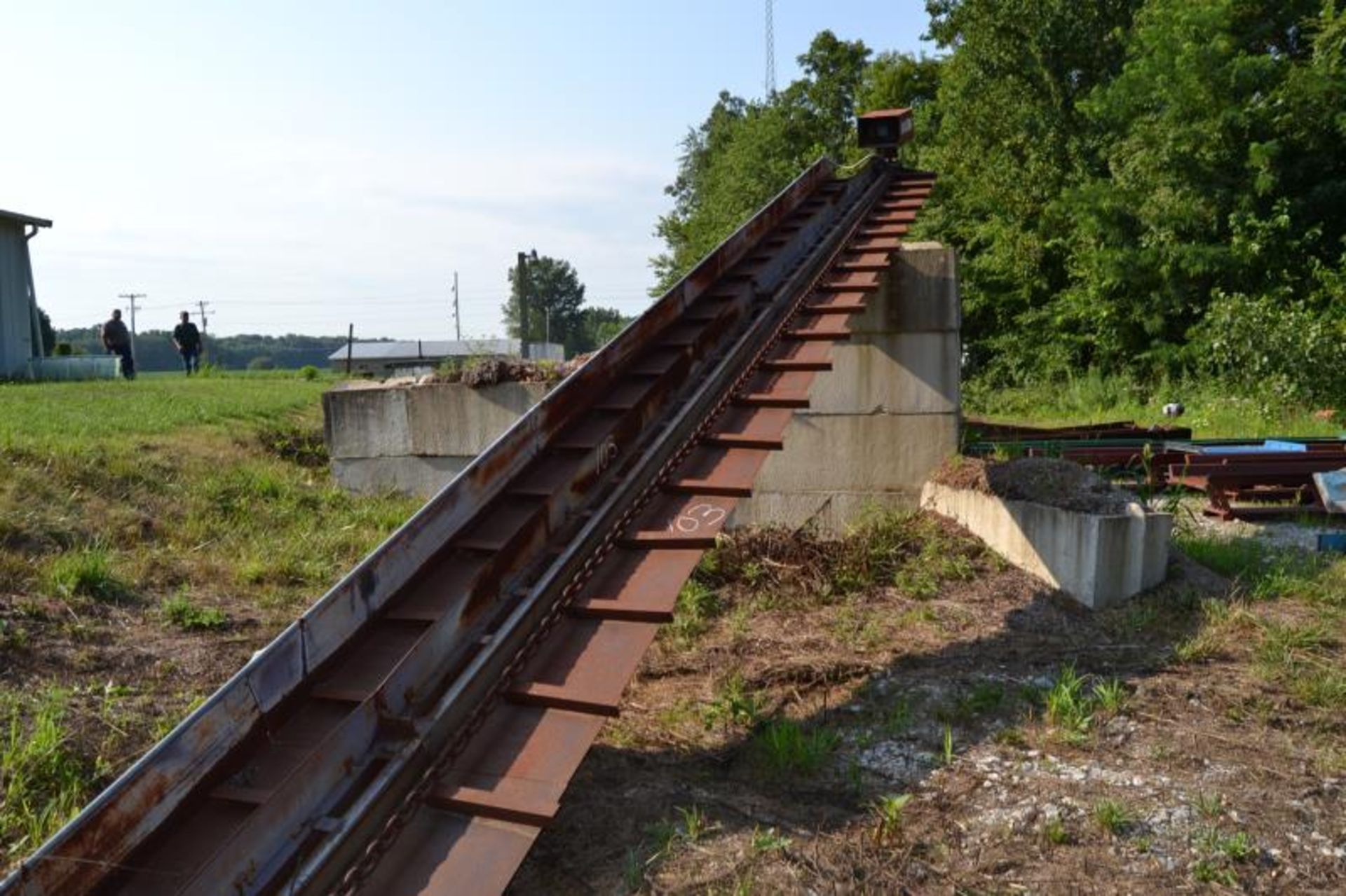 Cornell 50' Incline Barn Sweep Conveyor - Image 2 of 2