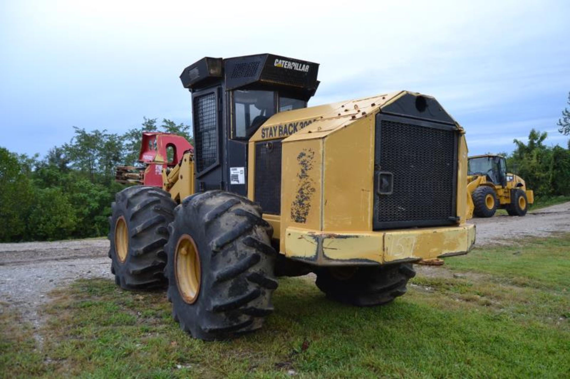 2010 CAT 553 FELLER BUNCHER W/PRENTICE 5H50 SAW HEAD; W/28LX26 RUB; 8004 HOURS SN# HA19802 - Image 4 of 4