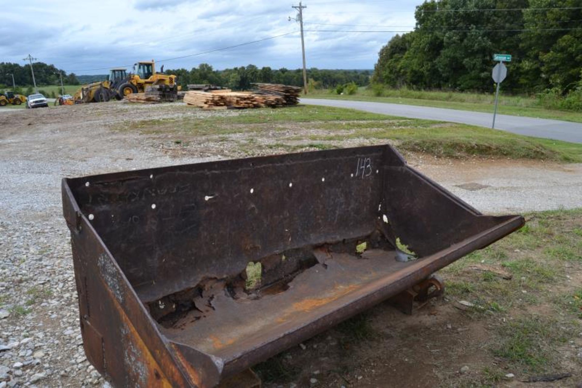 SLIP ON BUCKET