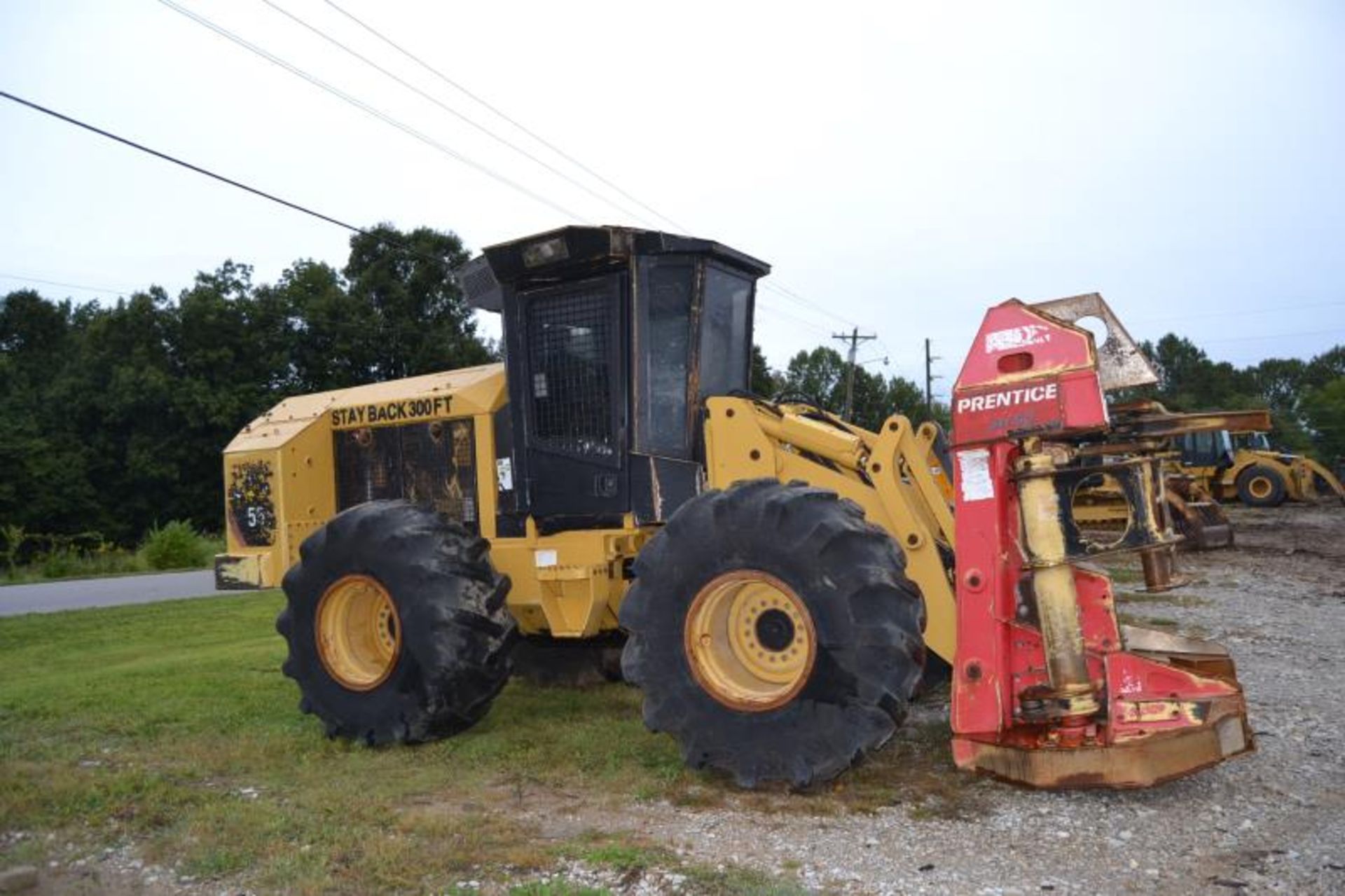 2010 CAT 553 FELLER BUNCHER W/PRENTICE 5H50 SAW HEAD; W/28LX26 RUB; 8004 HOURS SN# HA19802 - Image 3 of 4