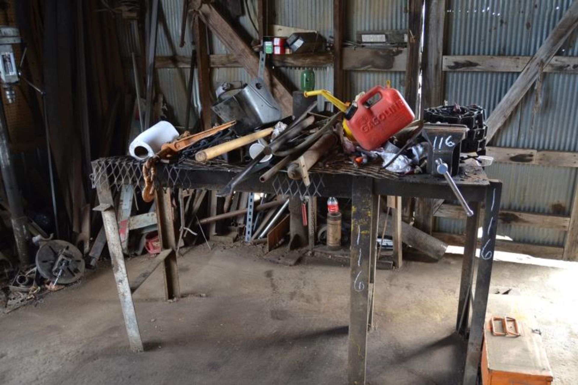 STEEL WORK TABLE & VISE