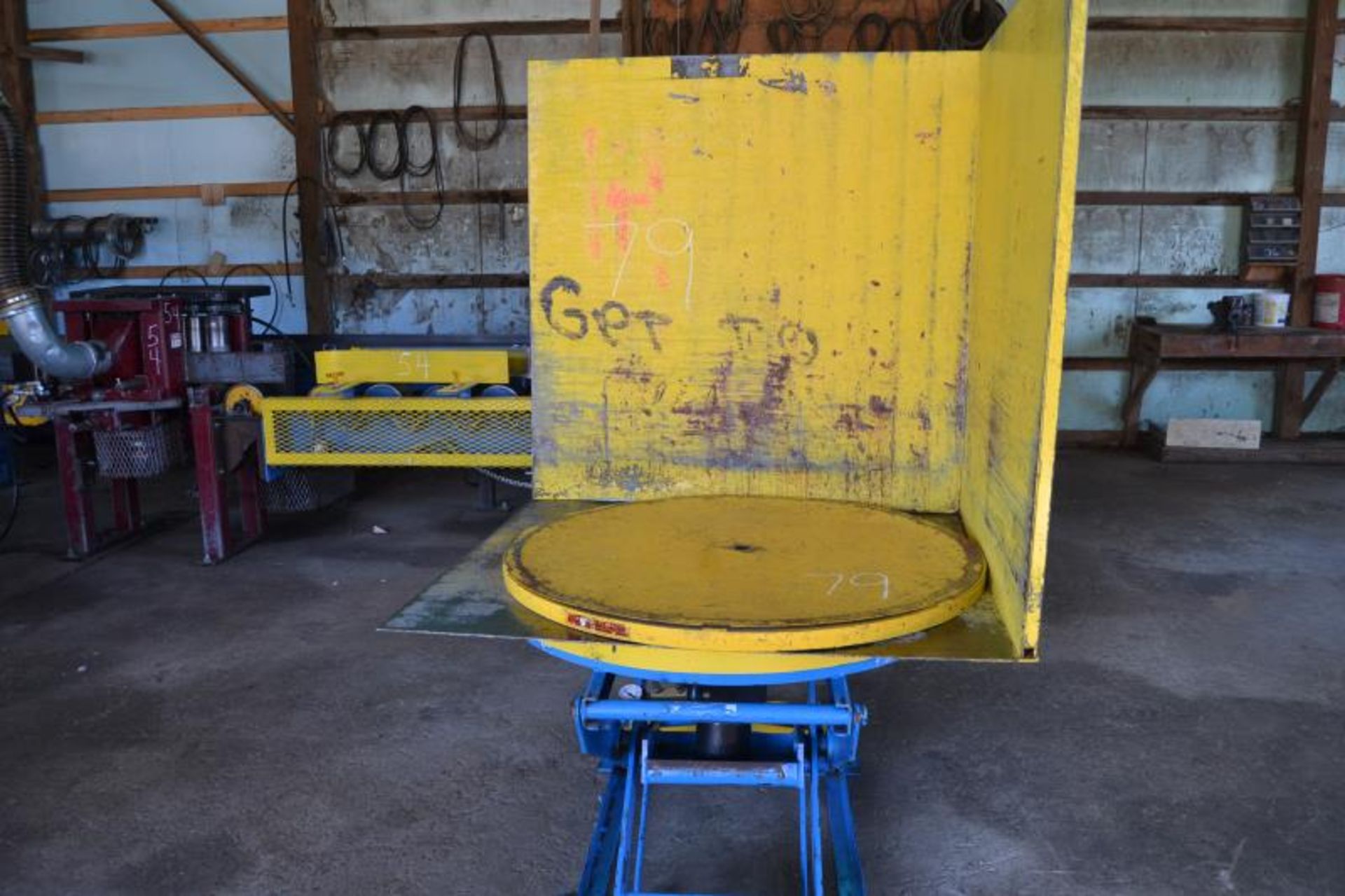 SCISSOR LIFT TABLE