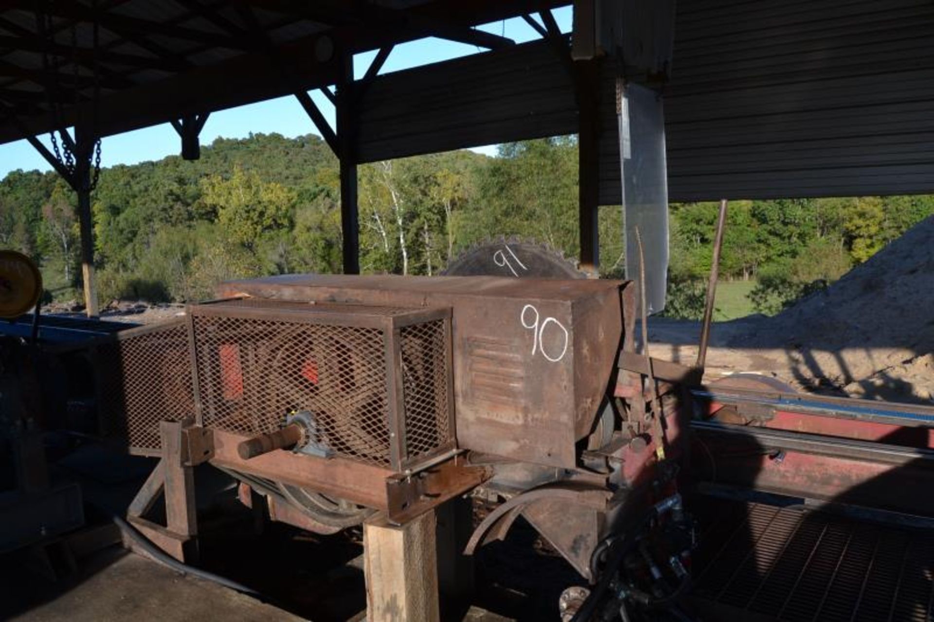 MEADOWS 3 HEAD BLOCK PORTABLE HAND SET MILL - Image 3 of 3