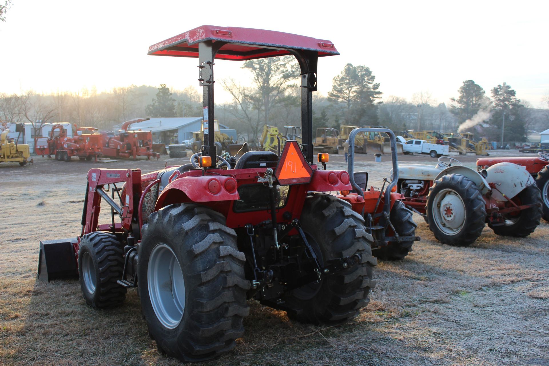 MAHINDRA 2555 4X4 TRACTOR - Image 2 of 4