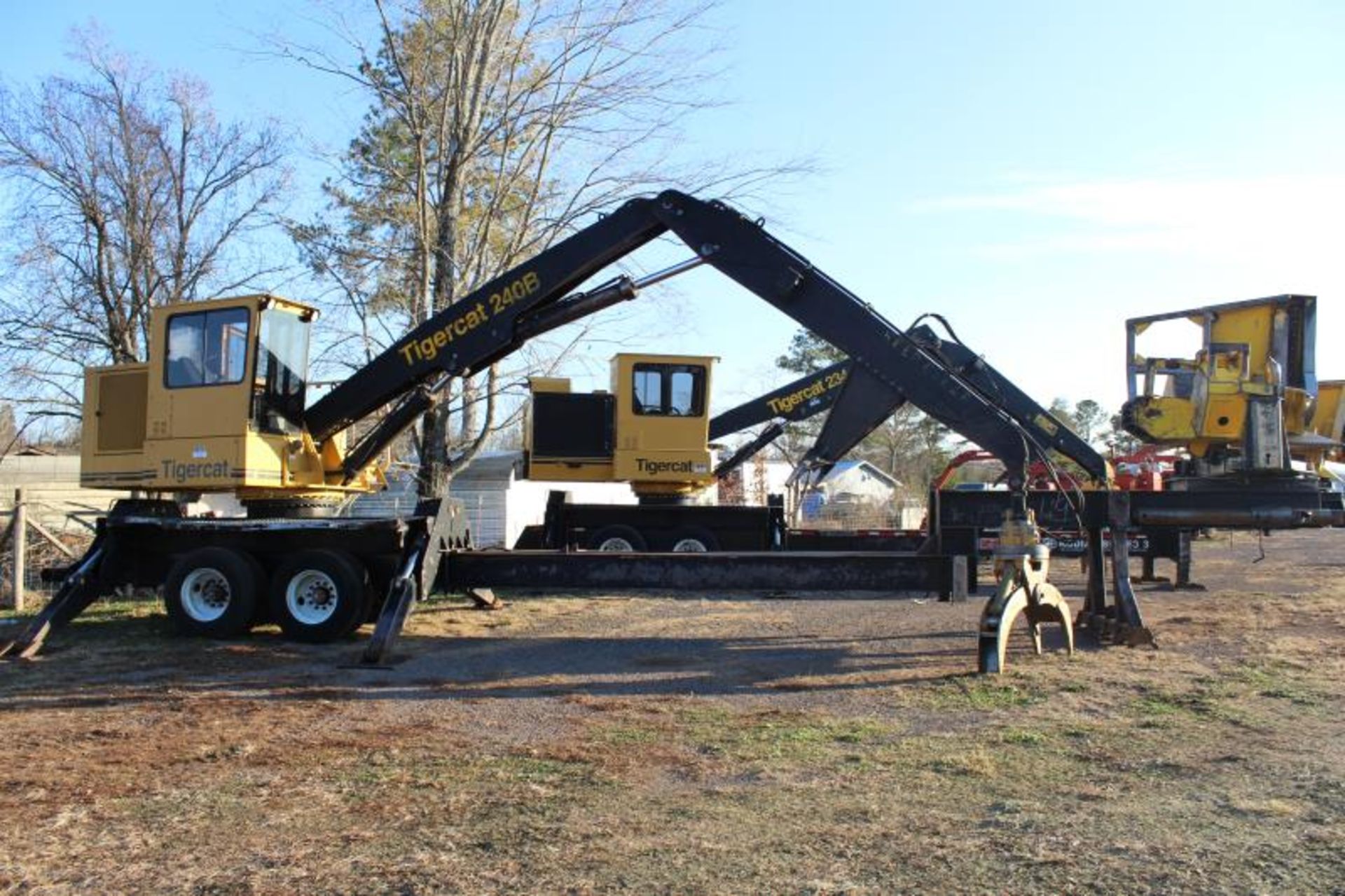 2002 TIGERCAT 240B KB LOADER - Image 3 of 5