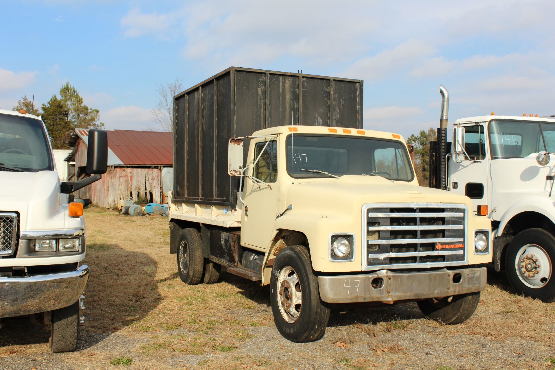 1986 INTERNATIONAL SINGLE AXLE DUMPTRUCK - Image 4 of 4