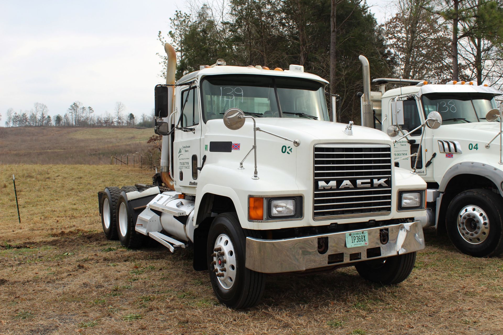 2002 MACK MODEL CH 613 ROAD TRACTOR - Image 4 of 4