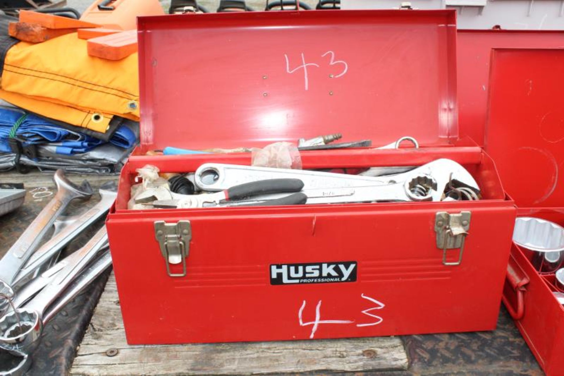 HUSKY BOX OF MISC TOOLS