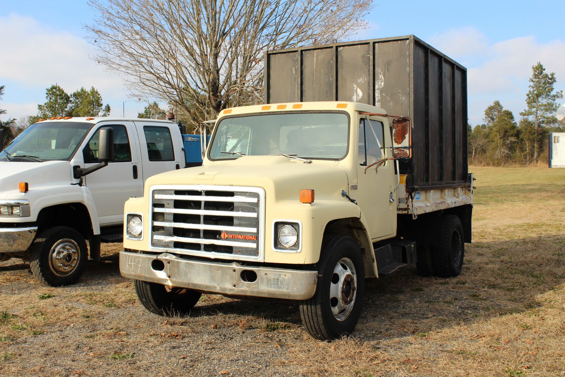 1986 INTERNATIONAL SINGLE AXLE DUMPTRUCK