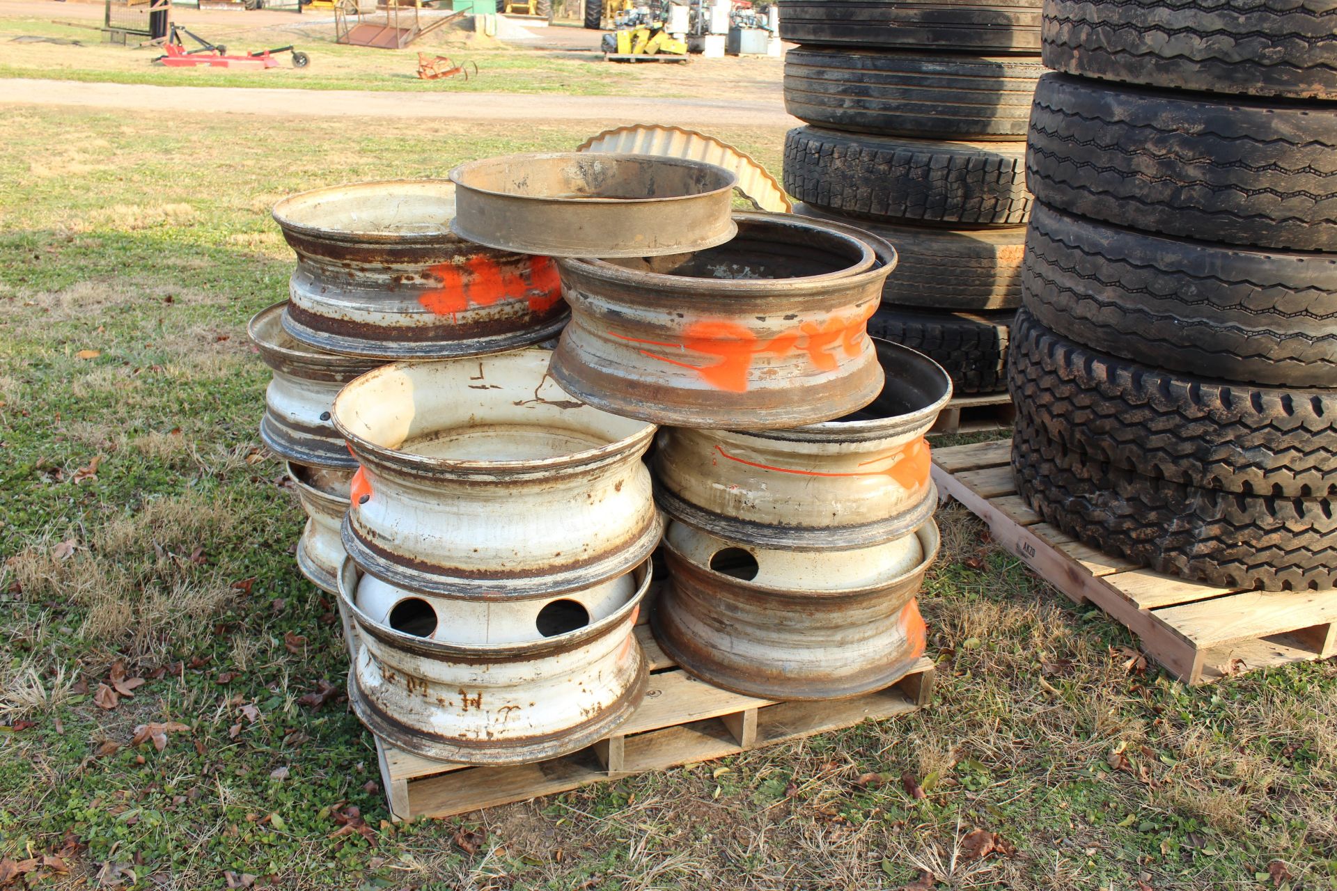 PALLET OF WHEELS - Image 2 of 2