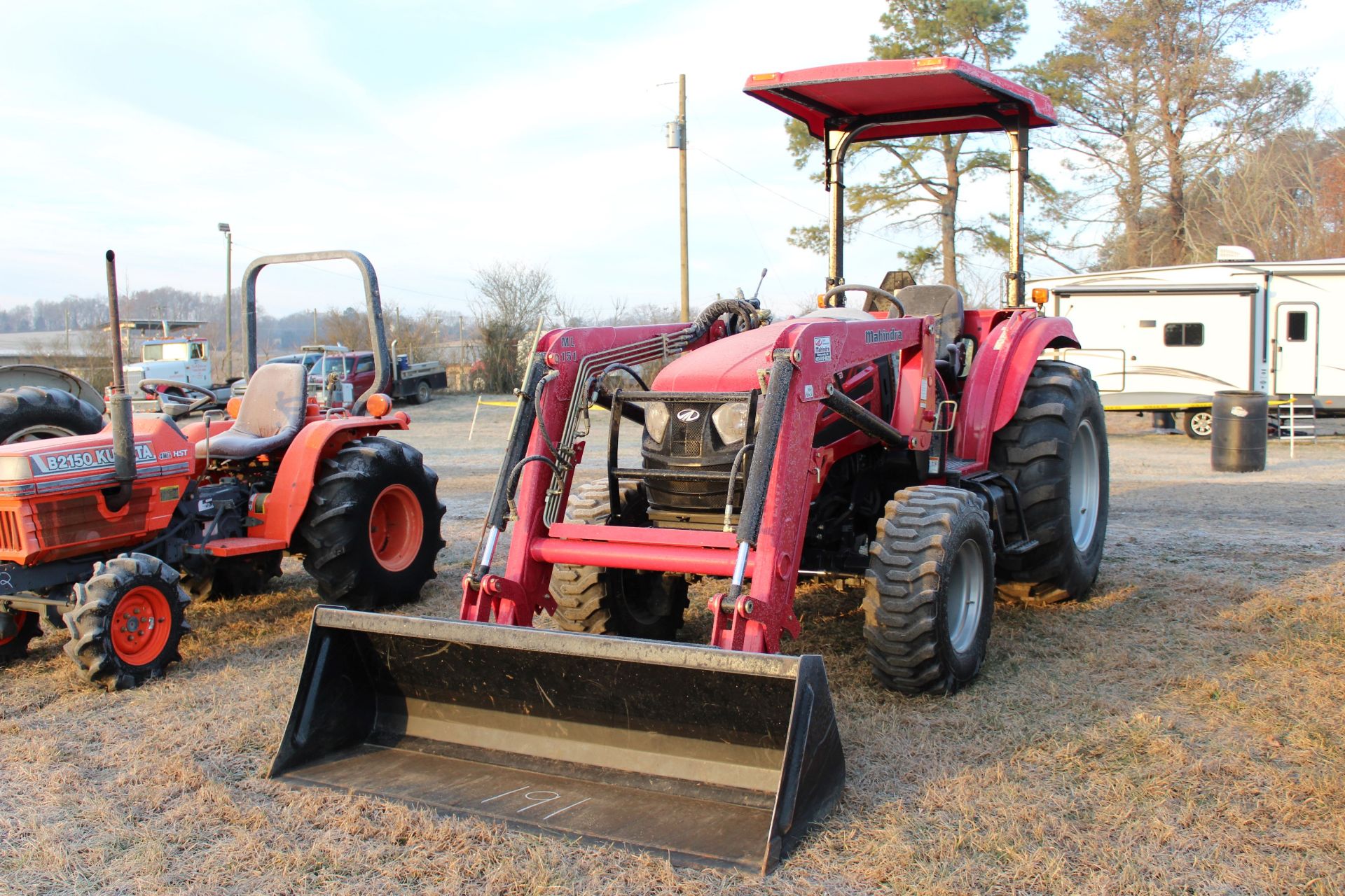 MAHINDRA 2555 4X4 TRACTOR