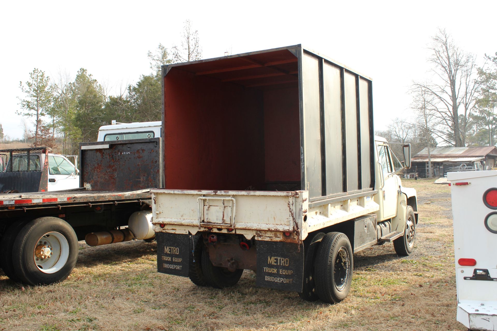 1986 INTERNATIONAL SINGLE AXLE DUMPTRUCK - Image 3 of 4