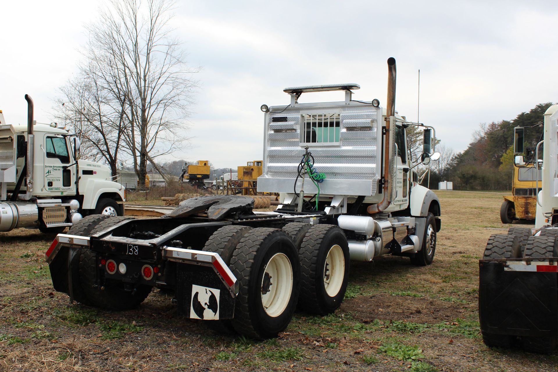 2014 MACK MODEL GU 713 ROAD TRACTOR - Image 3 of 4