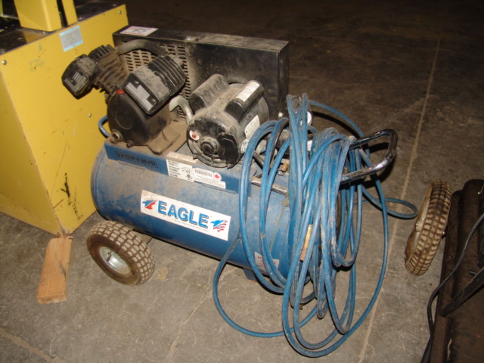 EAGLE PORTABLE AIR COMPRESSOR, MODEL P3120-1