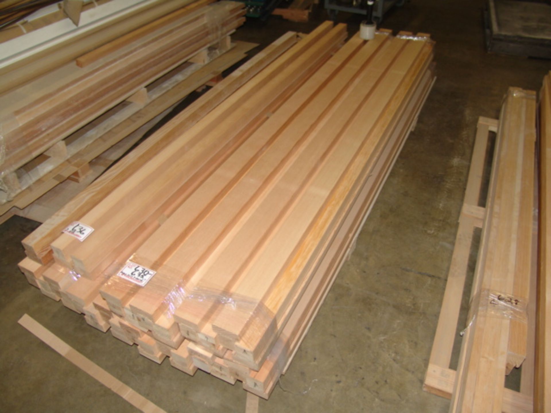 BUNDLE OF (4) SOLID FIR HD T-BAR