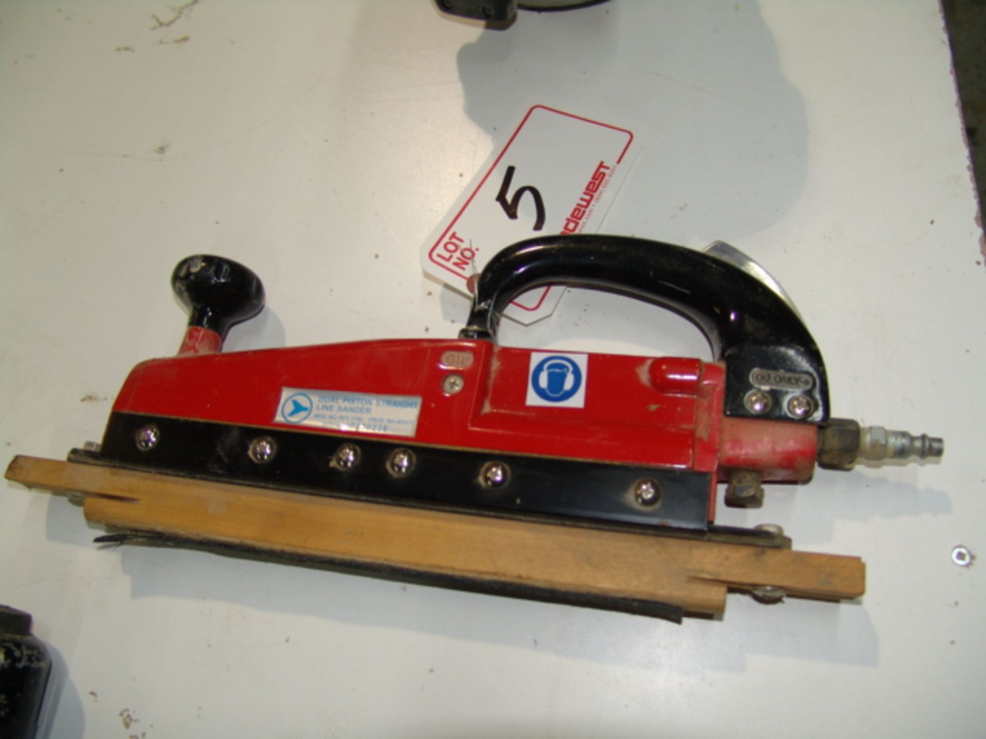 DUAL PISTON STRAIGHT LINE SANDER, MODEL BFS315D