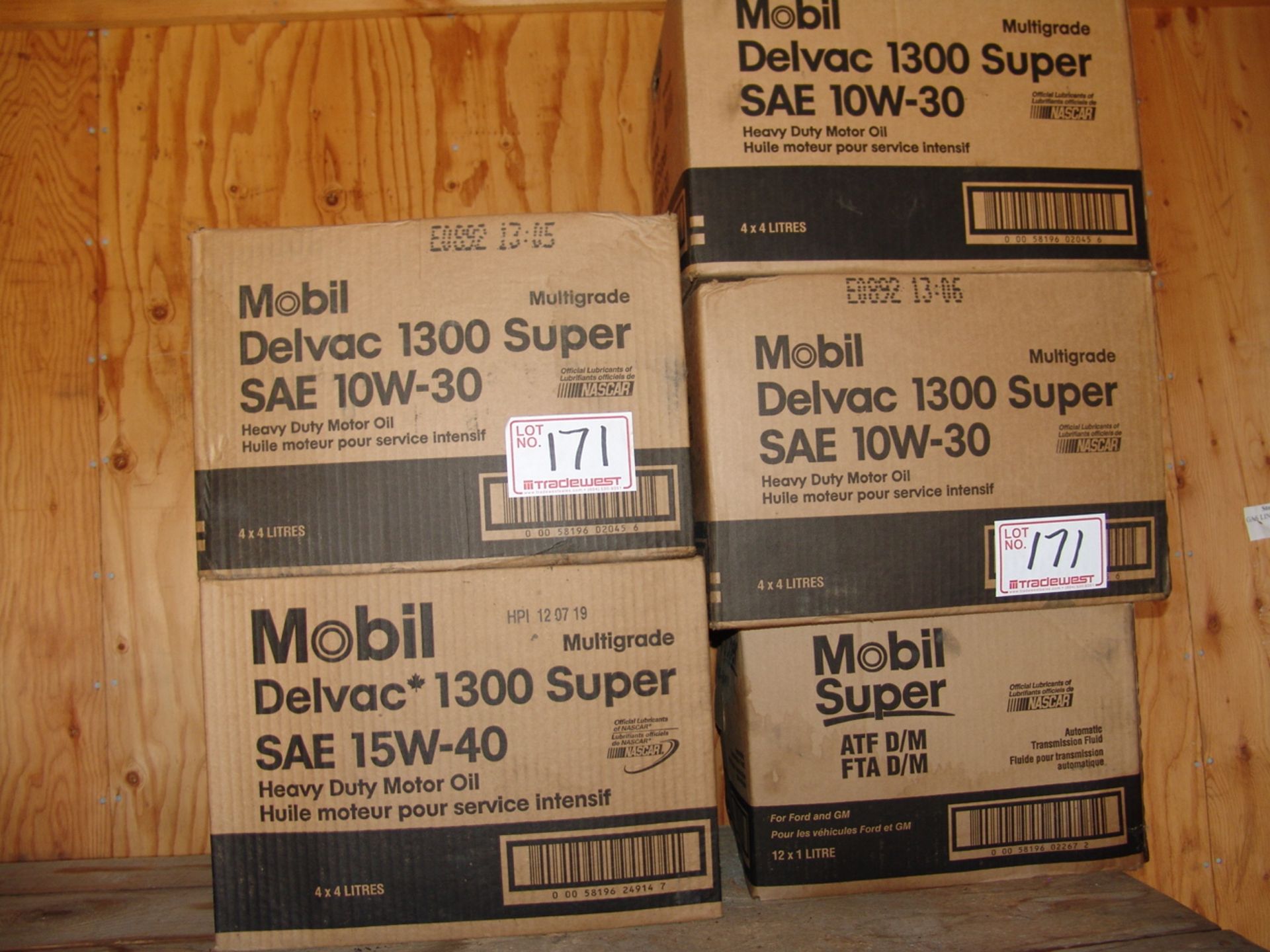(5) BOXES OF MOBILE DELVAC 1300 SUPER SAE 10W-30 OIL & (1) BOX MOBIL ATF D/M AUTO TRANSMISSION