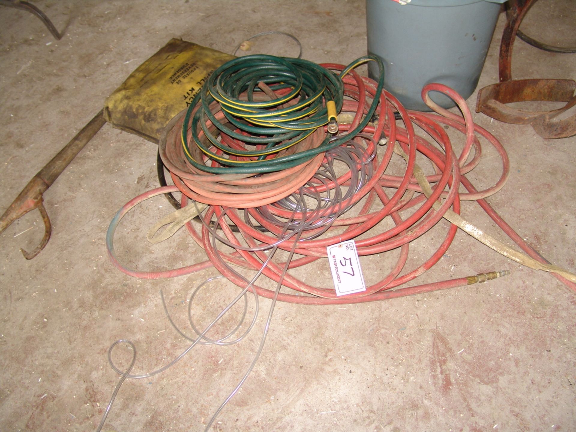 LARGE QTY OF AIR AND WATER HOSE