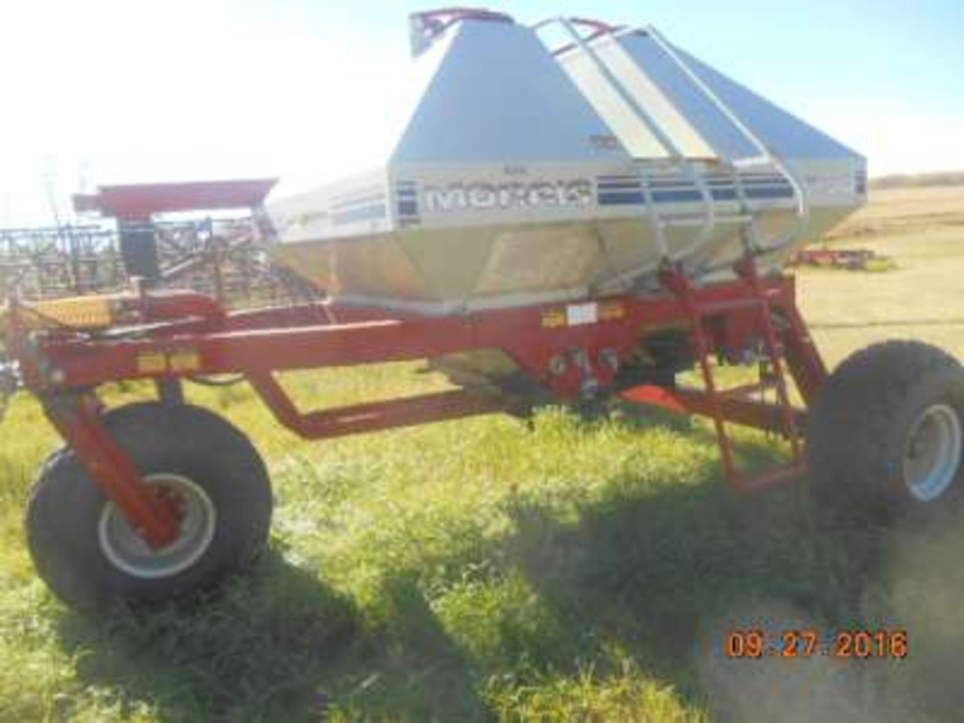 Morris #8900 35ft, 12” cultivator, harrows, air pkg, w/6130 Morris tank (real nice) - Image 3 of 6