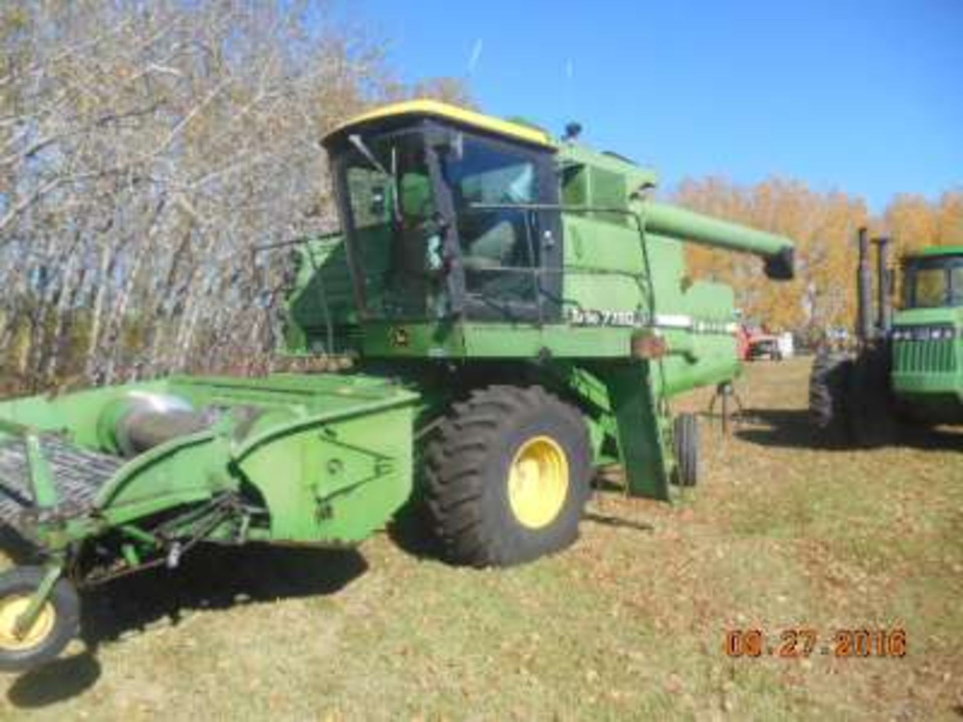 1980 JD 7720 S.P. combine, cab, chopper, like new tires, 3 roller pickup, 4000hrs