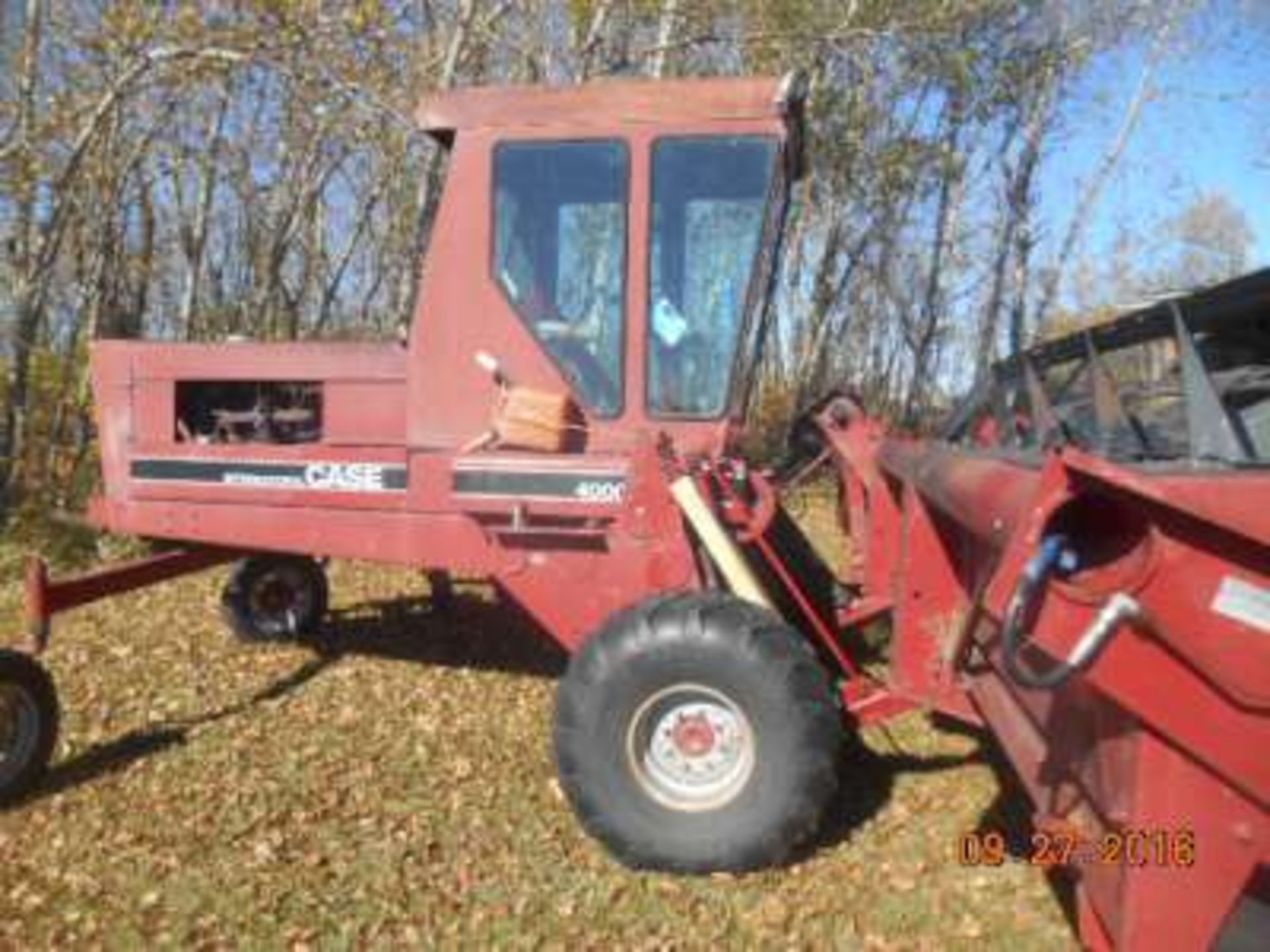 Case IHC #4000, 24 ½ S.P. swather, cab, air, good knife, guards, canvas (nice)