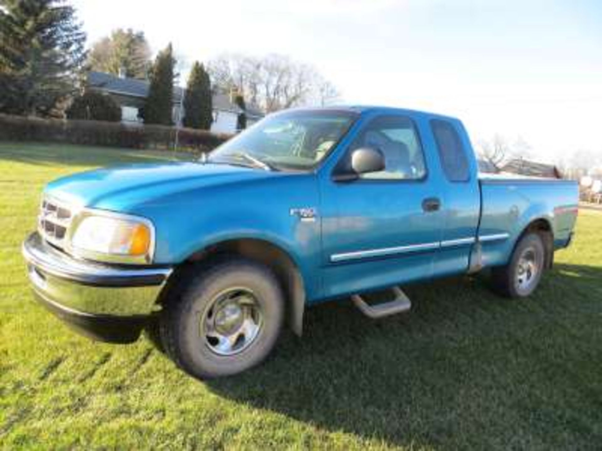 1997 Ford F150,ext cab,5 litre,auto,2WD,(184,945kms) (Previously registered in Sask)