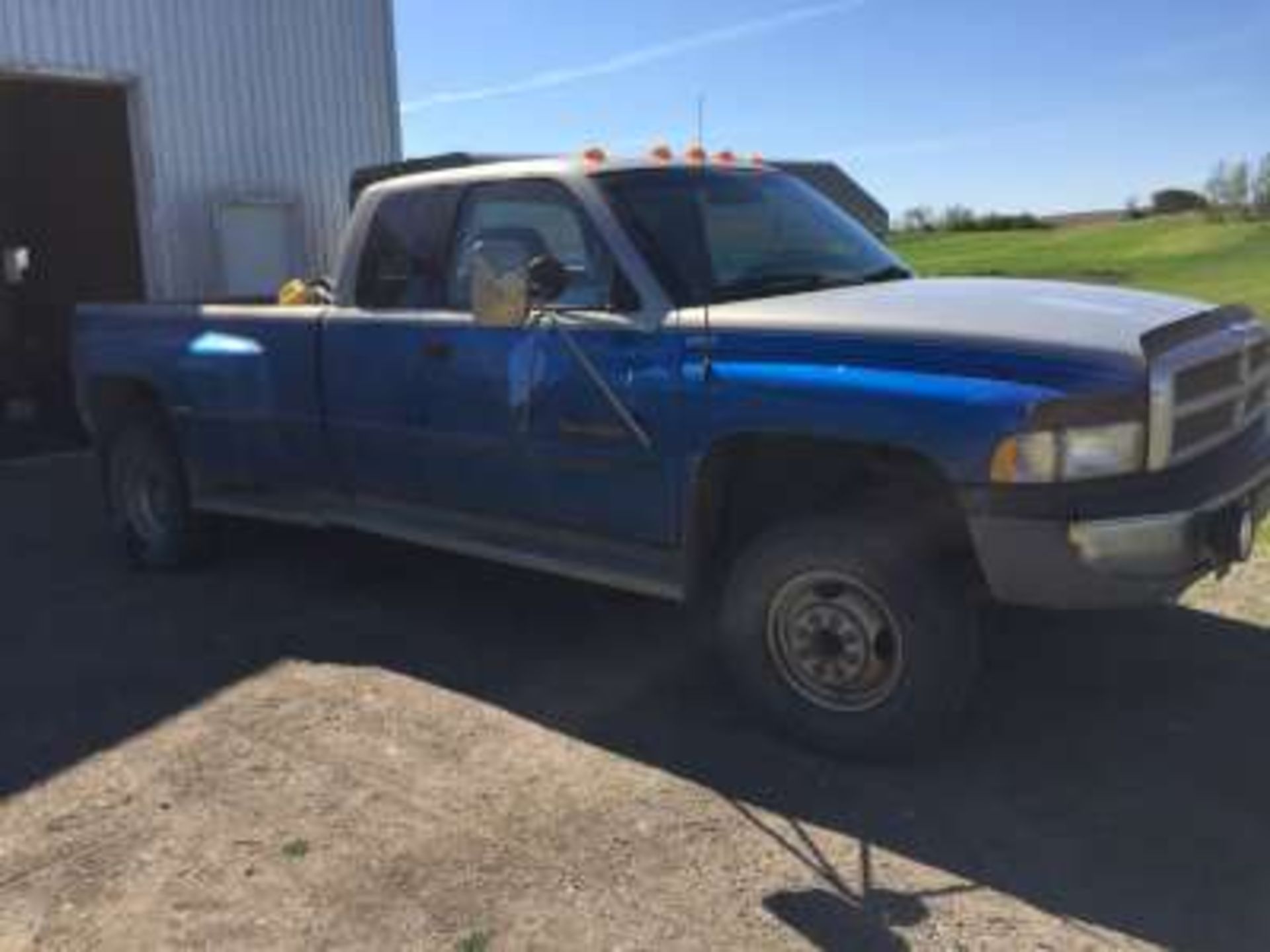 1998 Dodge Ram Laramie SLT 3500 dually, 5.9 Cummins, 24 Valve Diesel, Ext-cab, running boards, 165, - Image 3 of 6