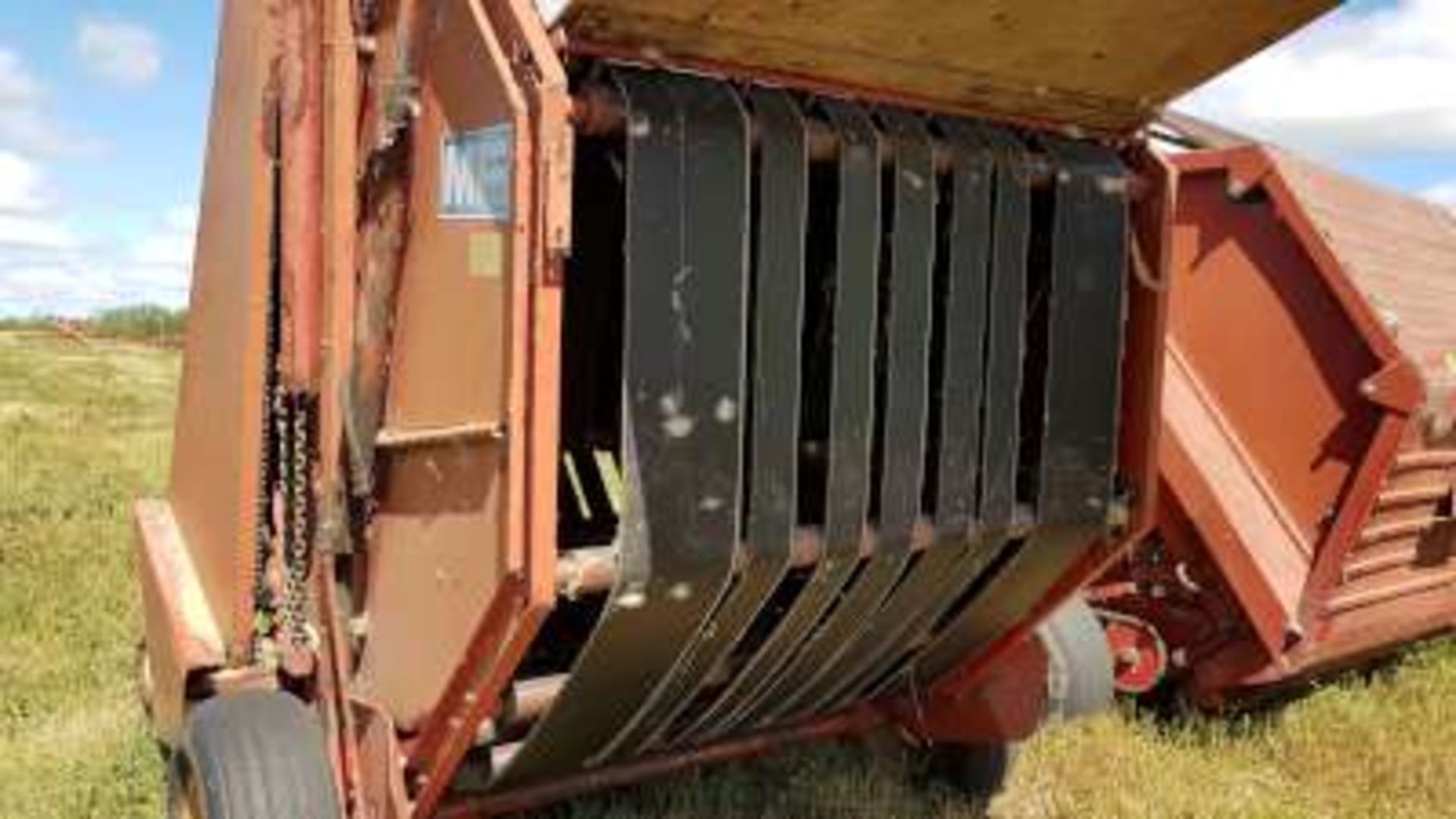 MF 560 Round Baler, homemade protective shell covers the belts in storage. - Image 3 of 3