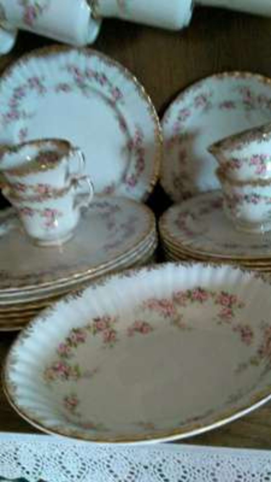 8-5pc plate settings Royal Albert Dimity Rose  Dinnerware set includes all extras - Image 4 of 4