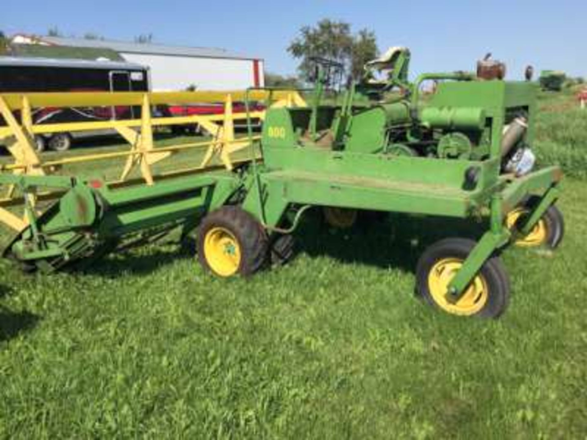 JD 800 14ft SP Swather, tires are fair - Image 2 of 5
