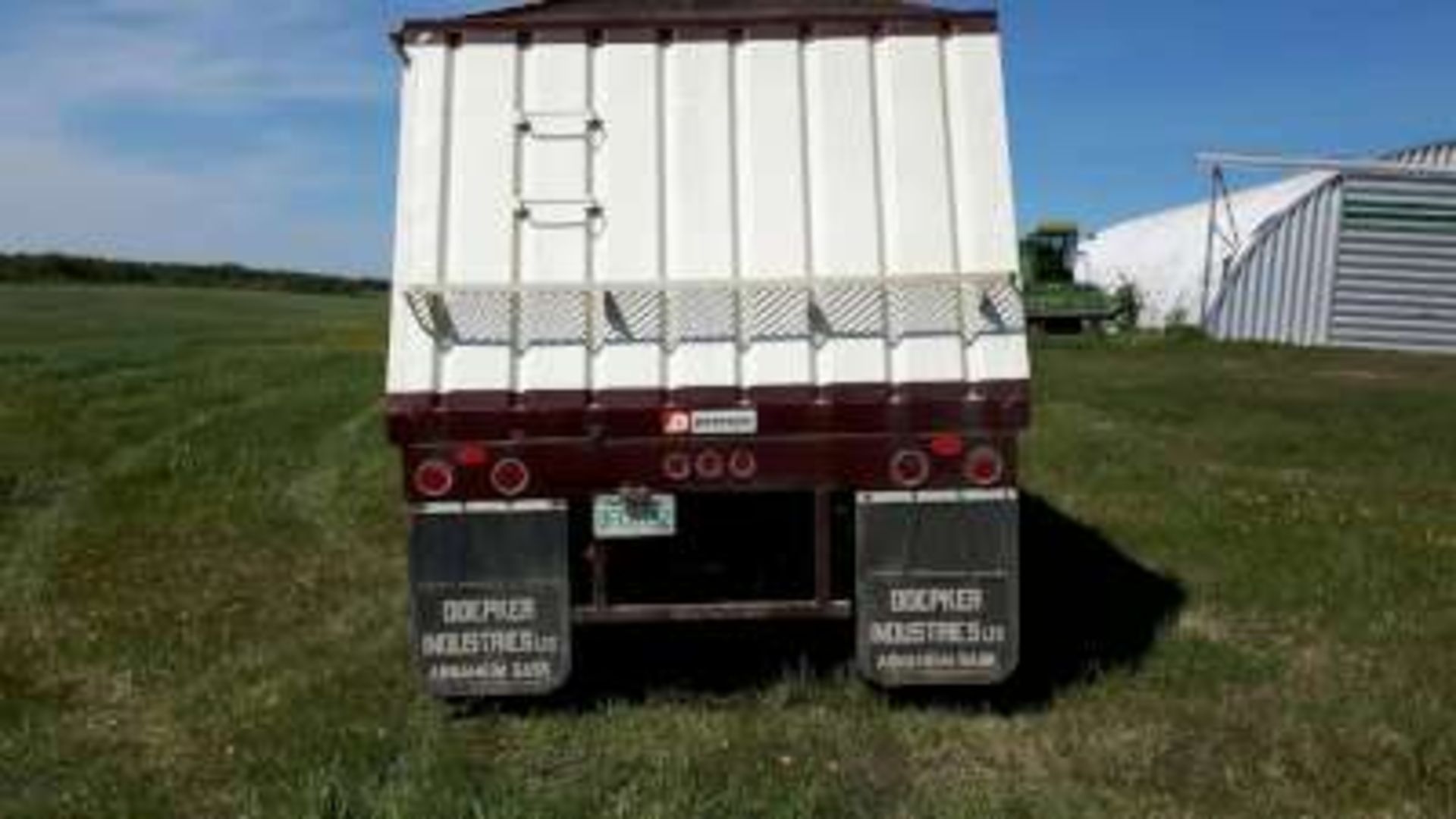 SOLD SEPARATE- 1982 Doepker grain trailer *mint*, roll tarp (maybe 40,000 kms) tires are - Image 2 of 8