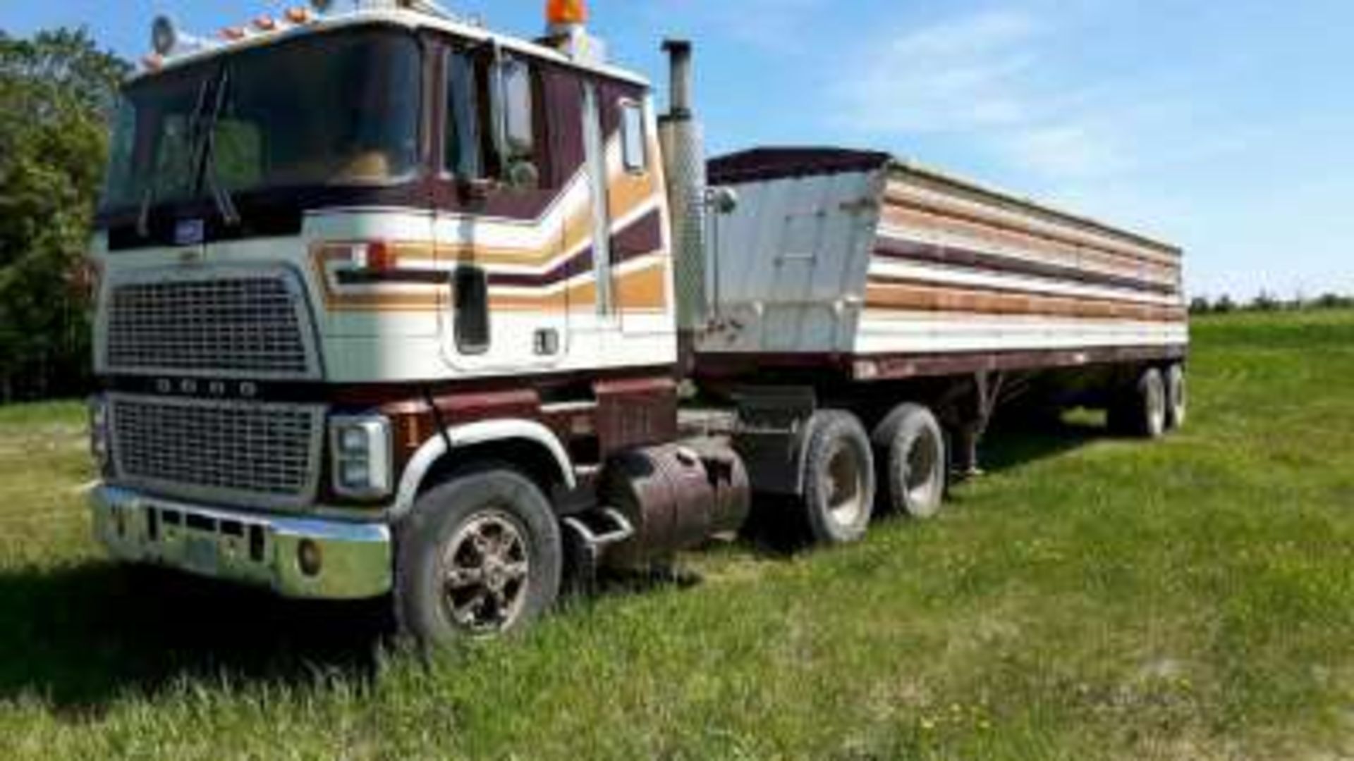 1979 Ford CL9000, Cab Over, 13speed transmission, 3406 Cat Engine A-Block, 88,000kms (mileage is