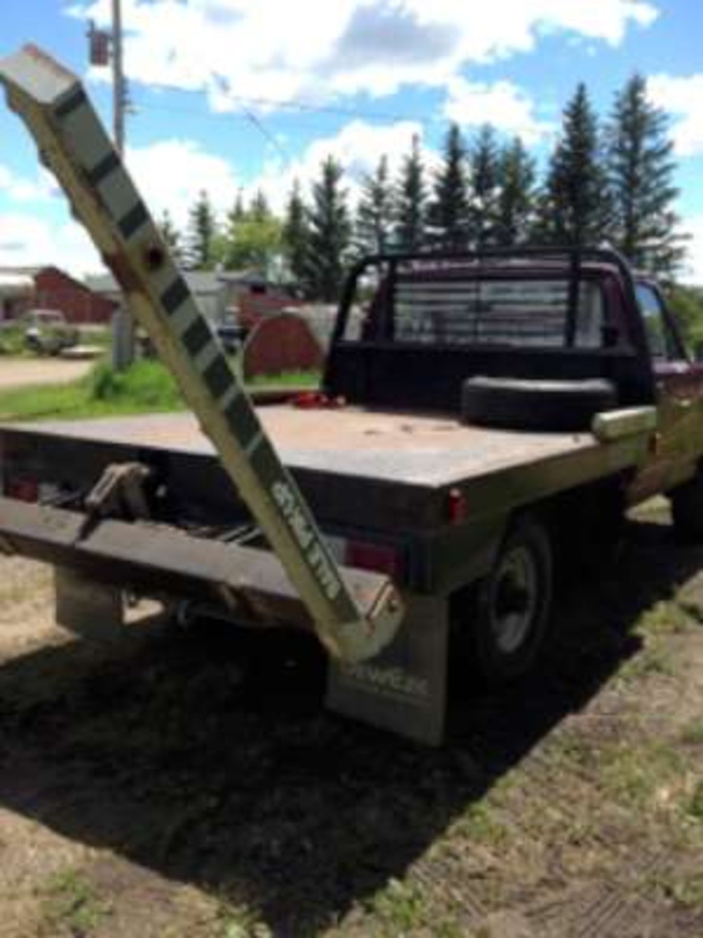 1989 Ford F250, gas, 4X4, DewEze Hydro Deck, 69,000kms, s/n 2FTHF26H3KCA68556 (Previously registered - Image 7 of 10