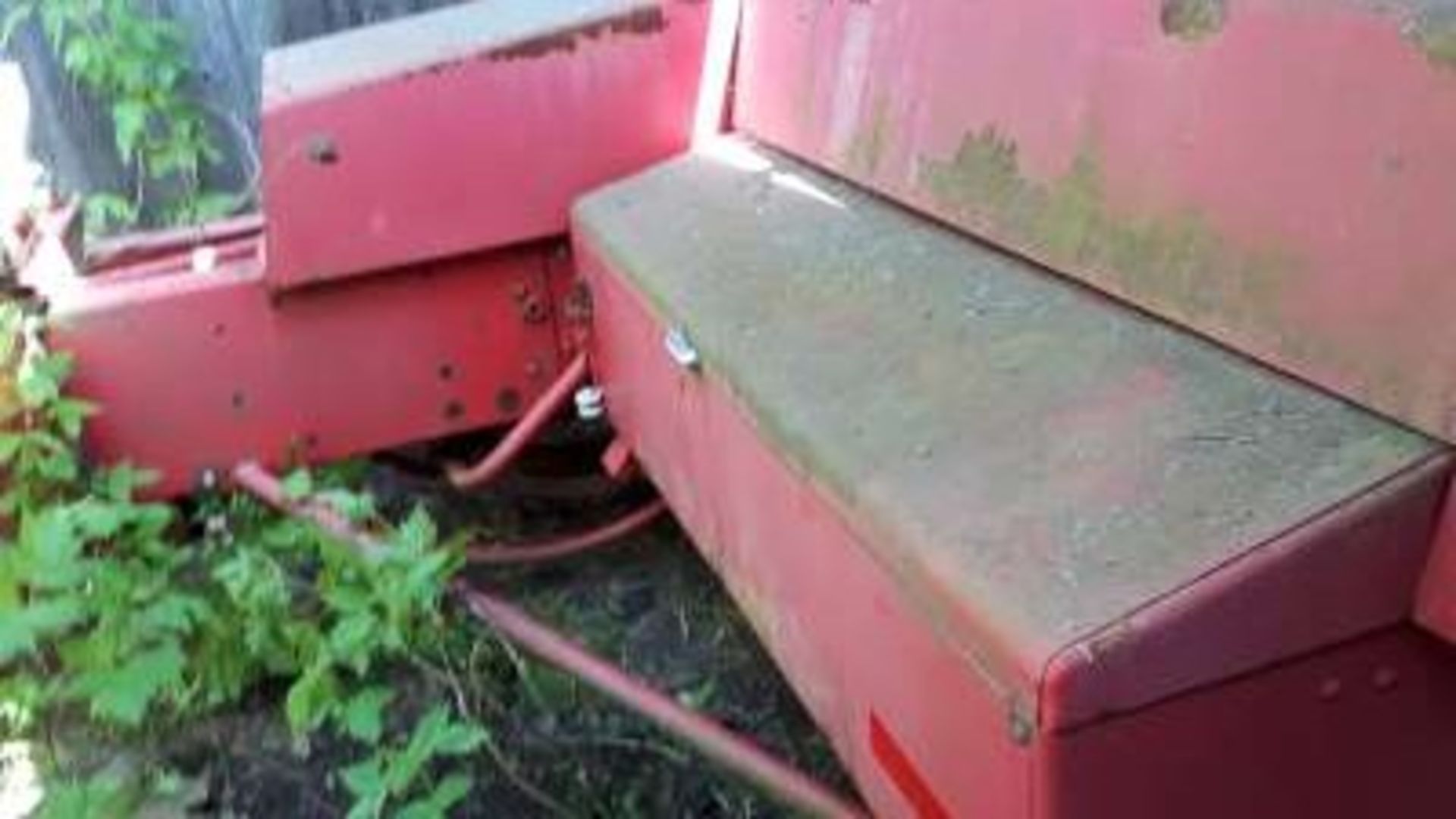 MF 124 square baler - Image 2 of 3