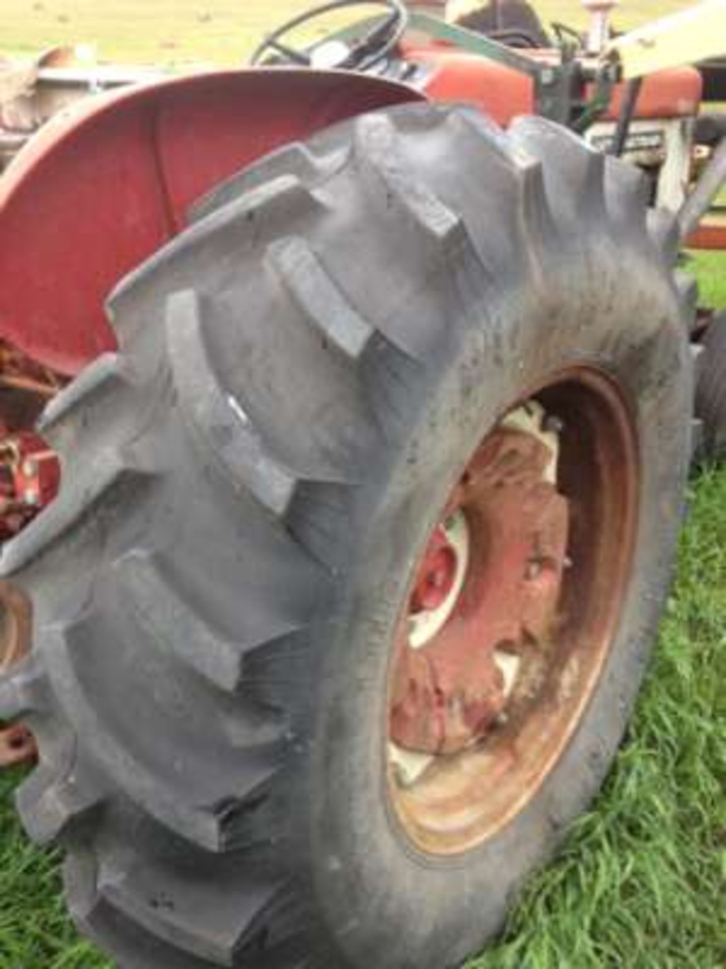 IHC 606 gas tractor, Malco FEL, hyd, exc. rubber (motor issues) - Image 2 of 3