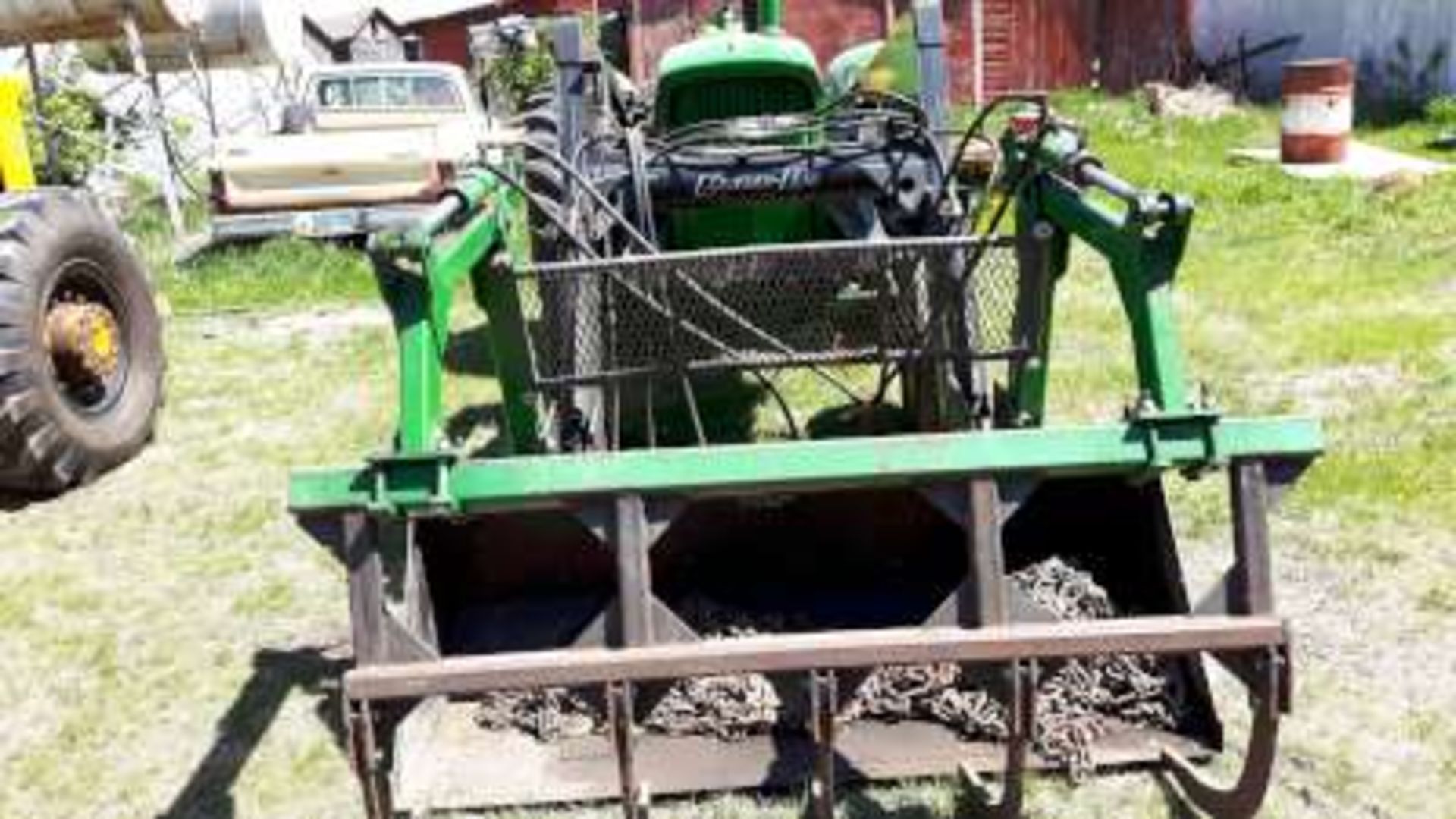 1964 JD 4010 diesel tractor, w/ Ezee-on JD FEL w/grapple, approx. 6000 hrs, tin is straight, s/n - Image 2 of 7