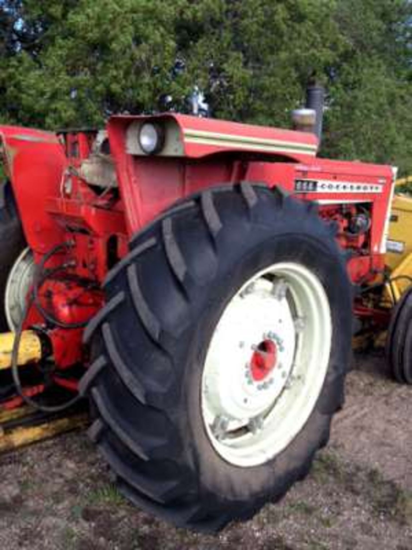 Cockshutt 1655 diesel tractor w/7ft Schulte front mount snowblower, approx. 8000hrs (real nice) - Image 2 of 3