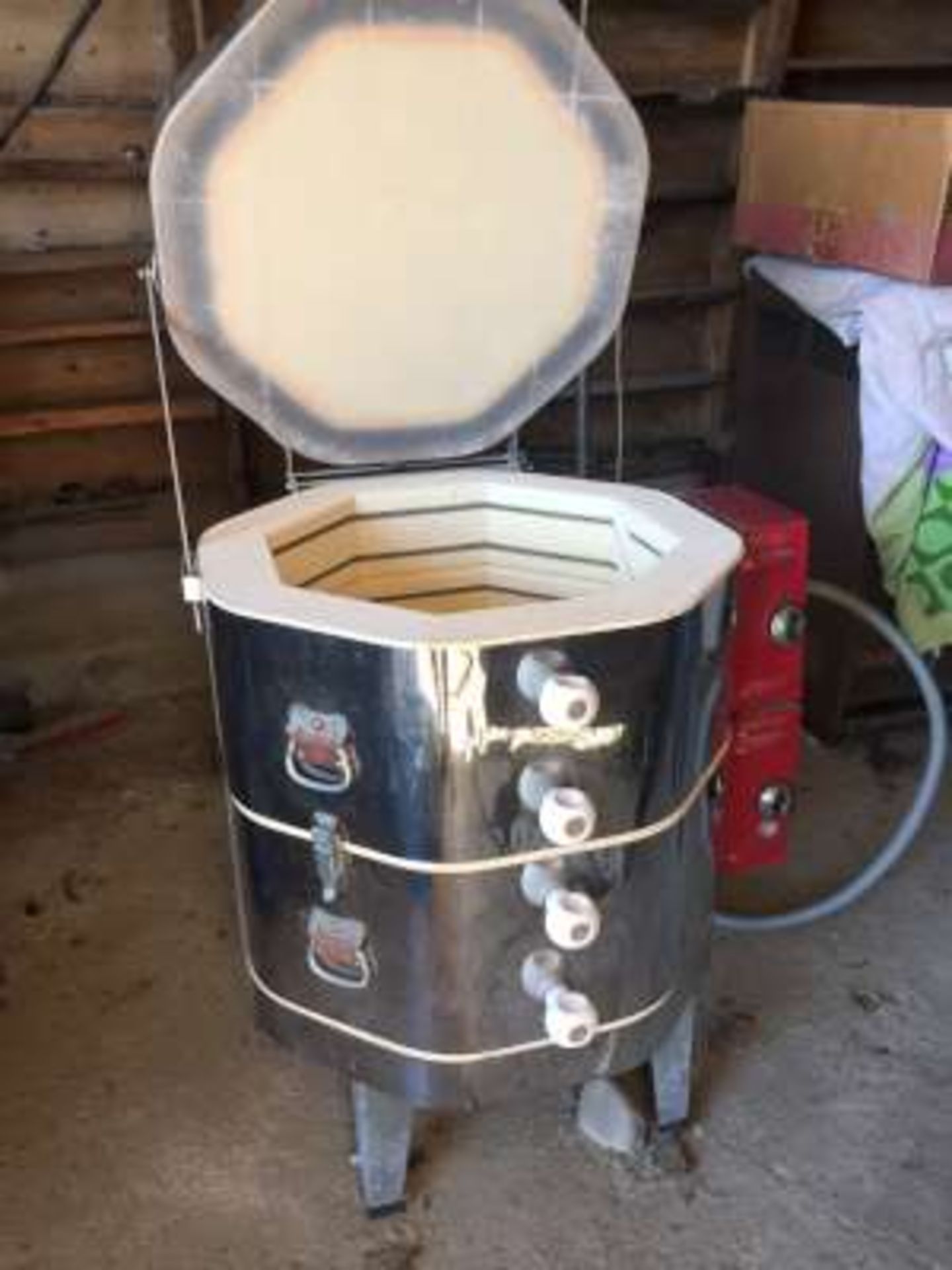 SKUTT (electric 220V) KILN with accessories (nice shape)