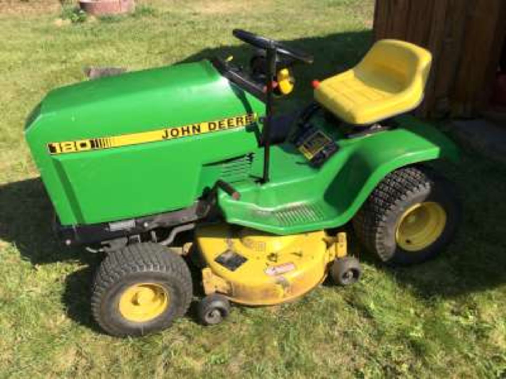 JD 180 -38” Riding Lawn Mower s/n M00180A421947 w/grass bagger - Image 2 of 5