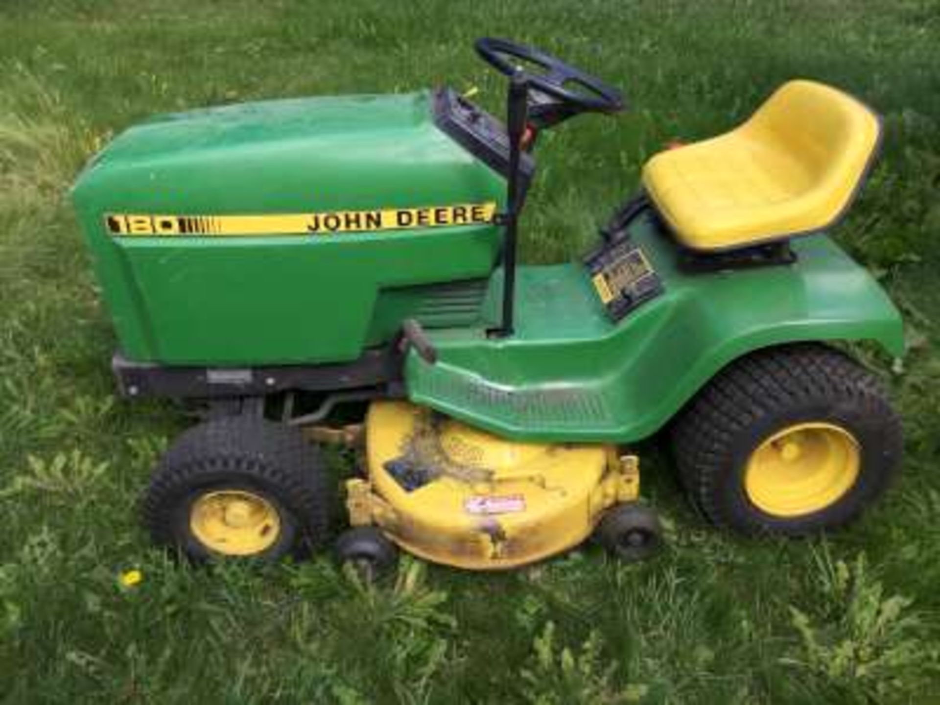 JD 180 -38” Riding Lawn Mower s/n M00180A421947 w/grass bagger - Image 4 of 5
