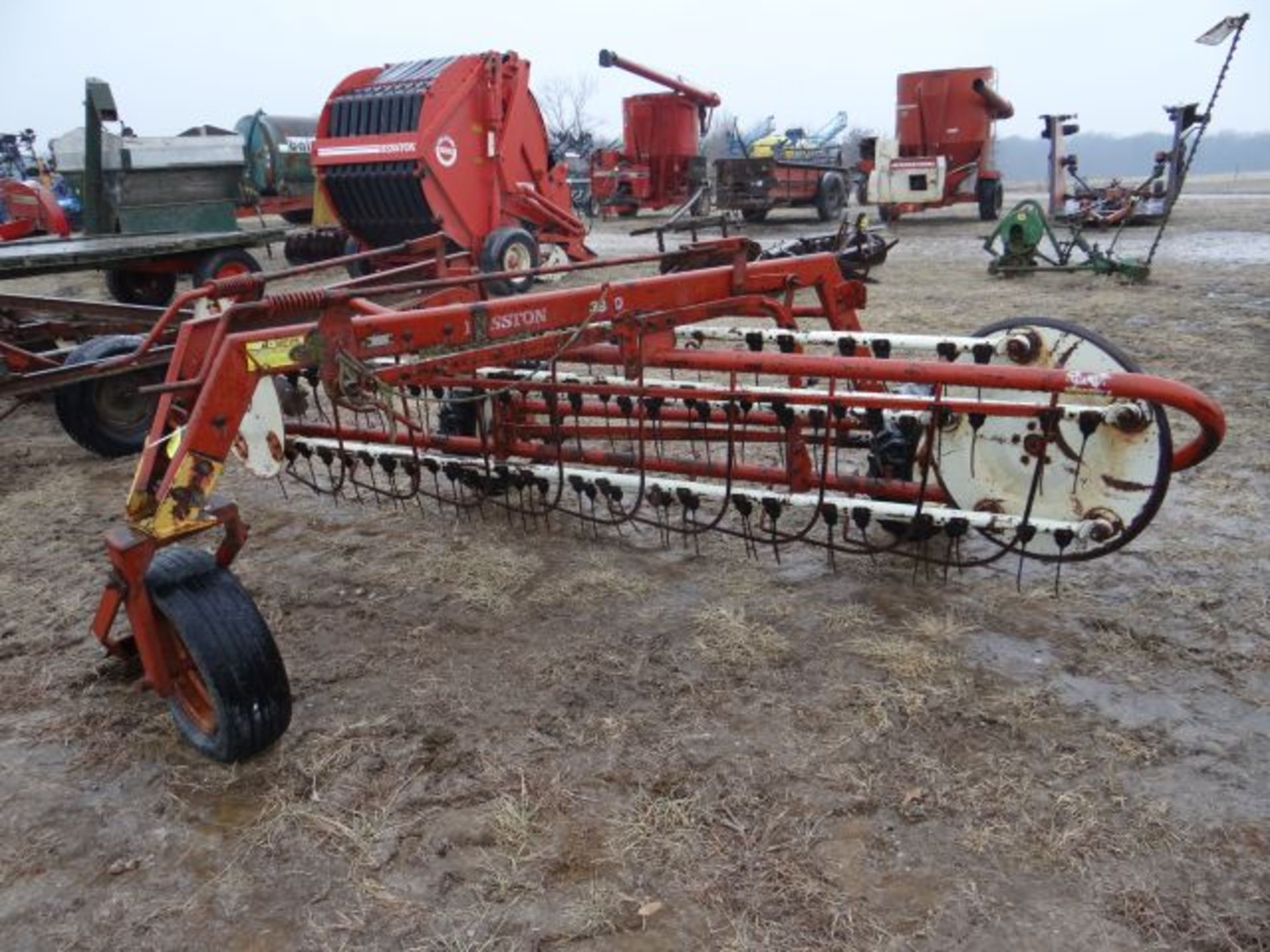 Hesston 3900 Rake 5 Bar, w/Dolly Wheel - Image 2 of 3