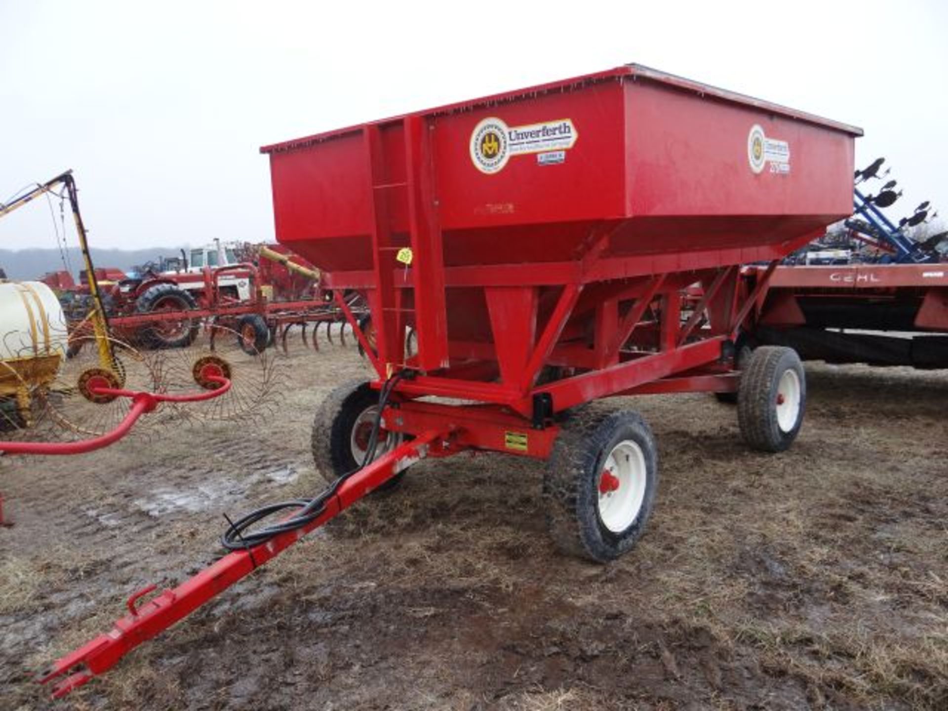 Unverferth 275 Grain Wagon, 2005 #112514, 275 bu, Hyd Auger, Unverferth 10 Running Gear