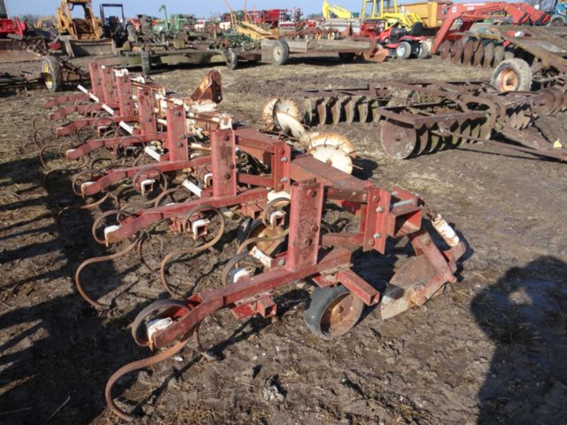 Noble 6 Row Cultivator 30", Fenders - Image 2 of 2